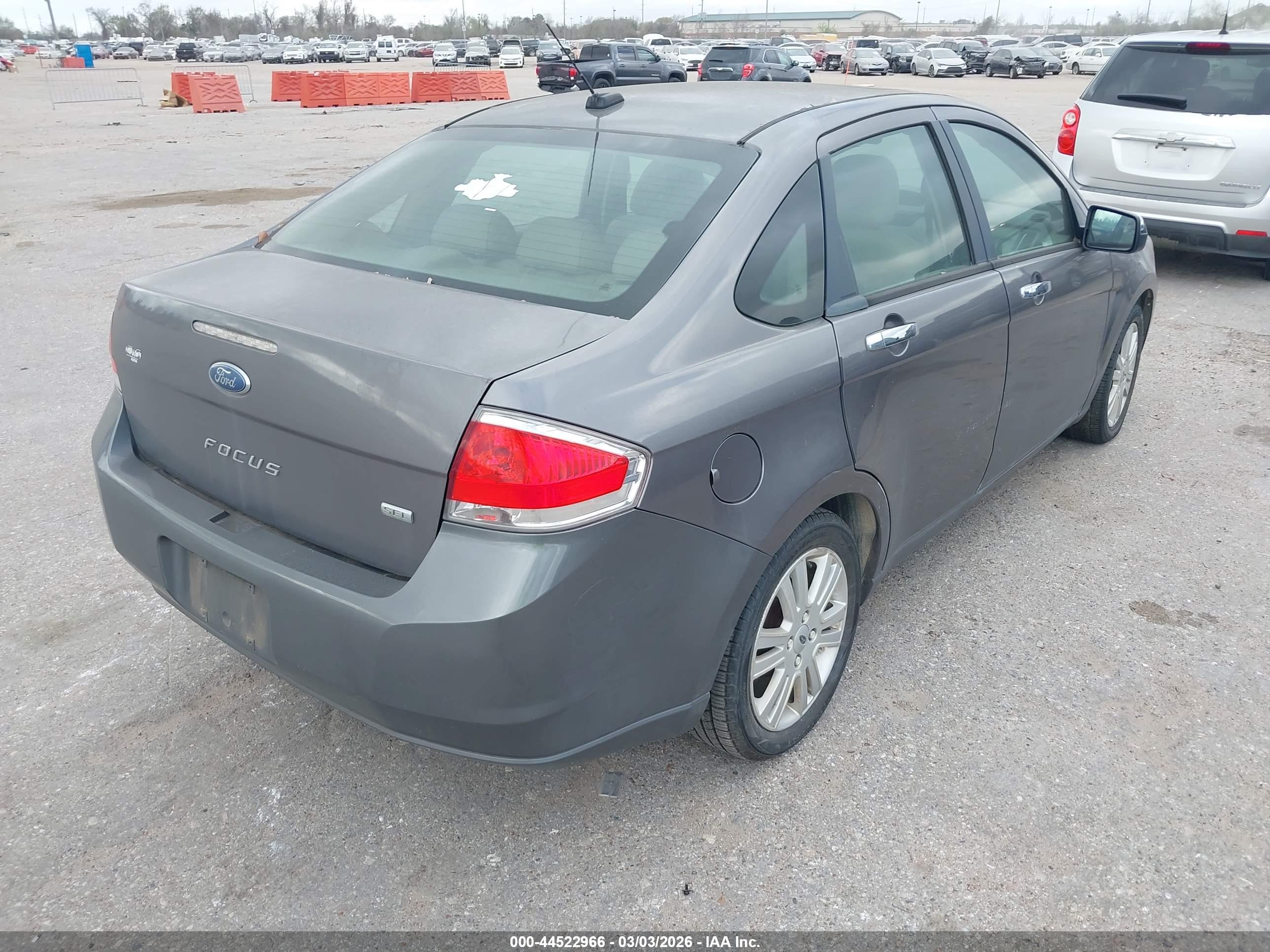 FORD FOCUS image 4