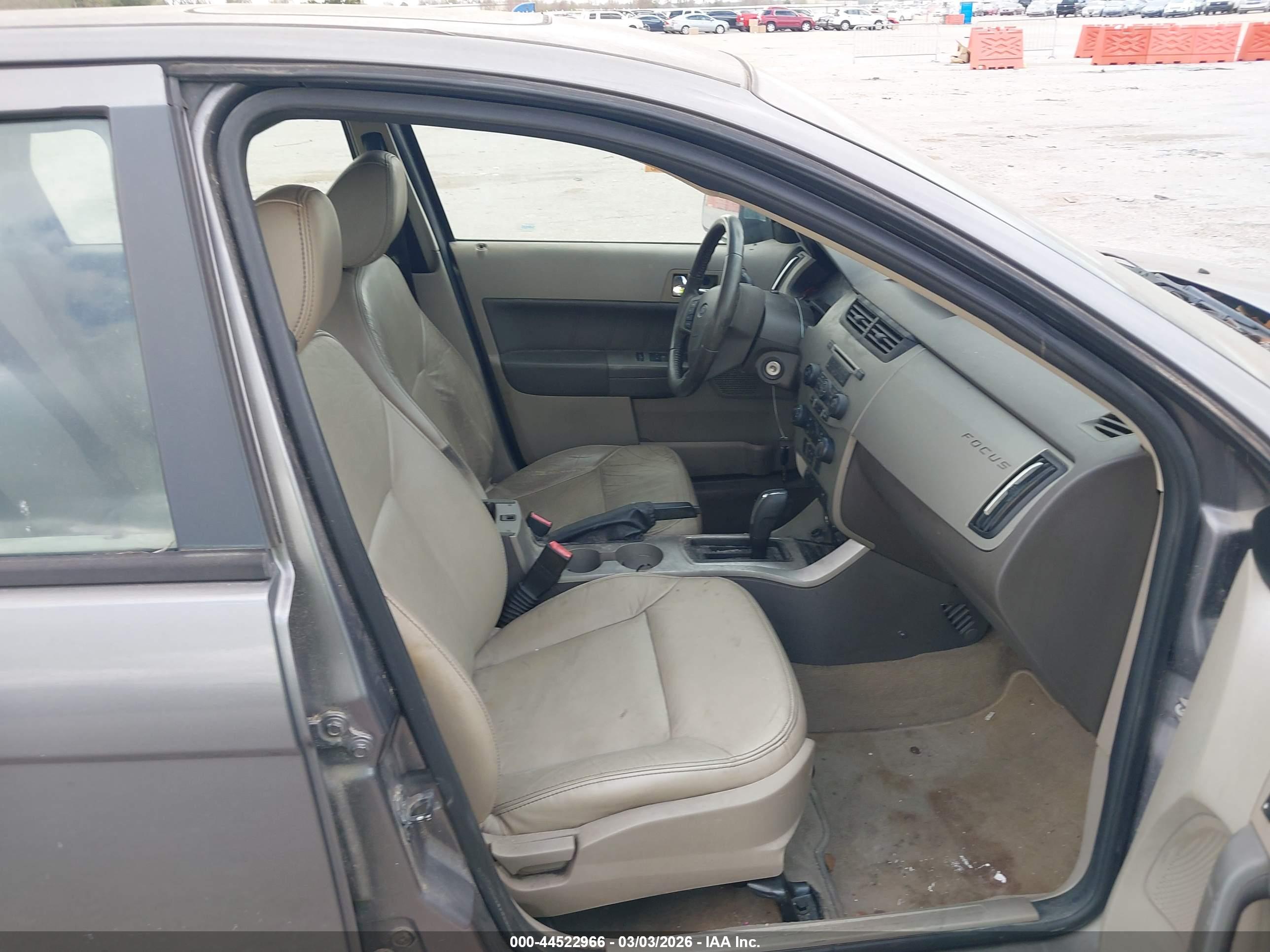 FORD FOCUS image 5