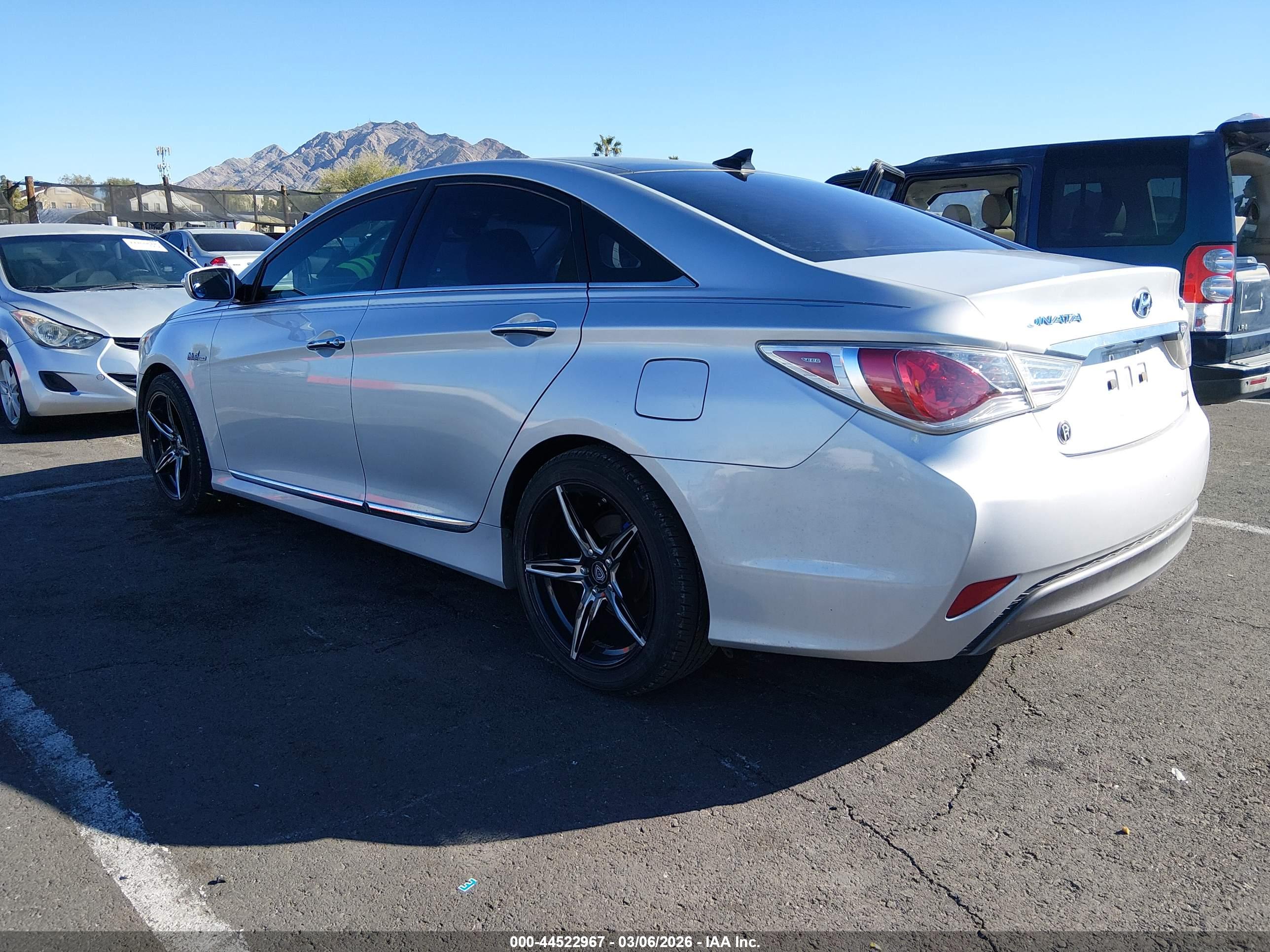 HYUNDAI SONATA image 3