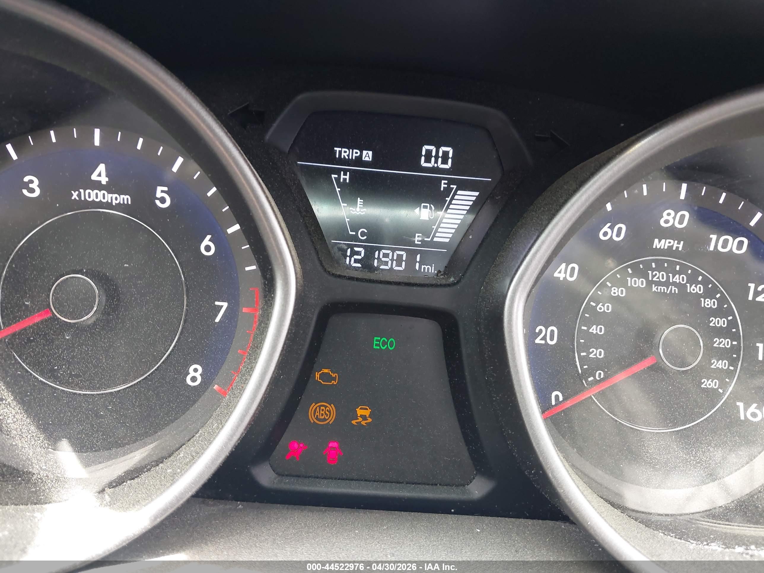 HYUNDAI ELANTRA image 7