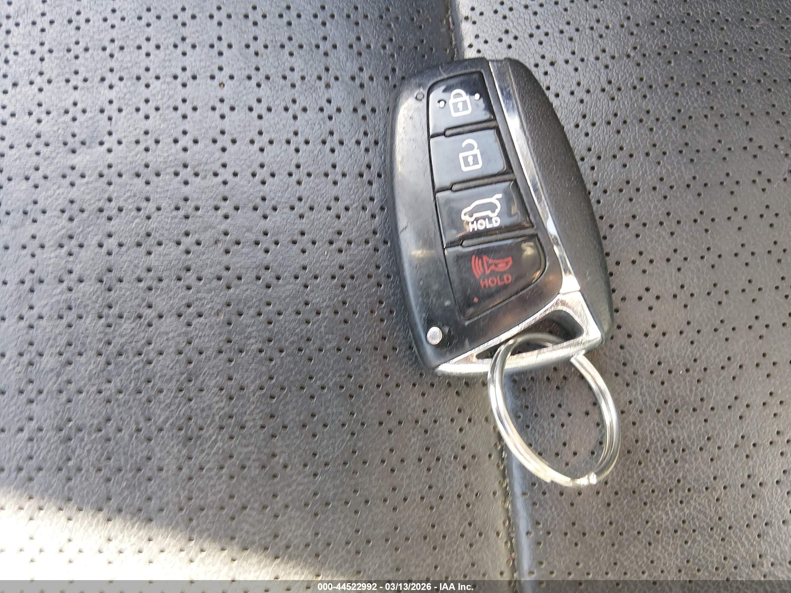 HYUNDAI SANTA image 11