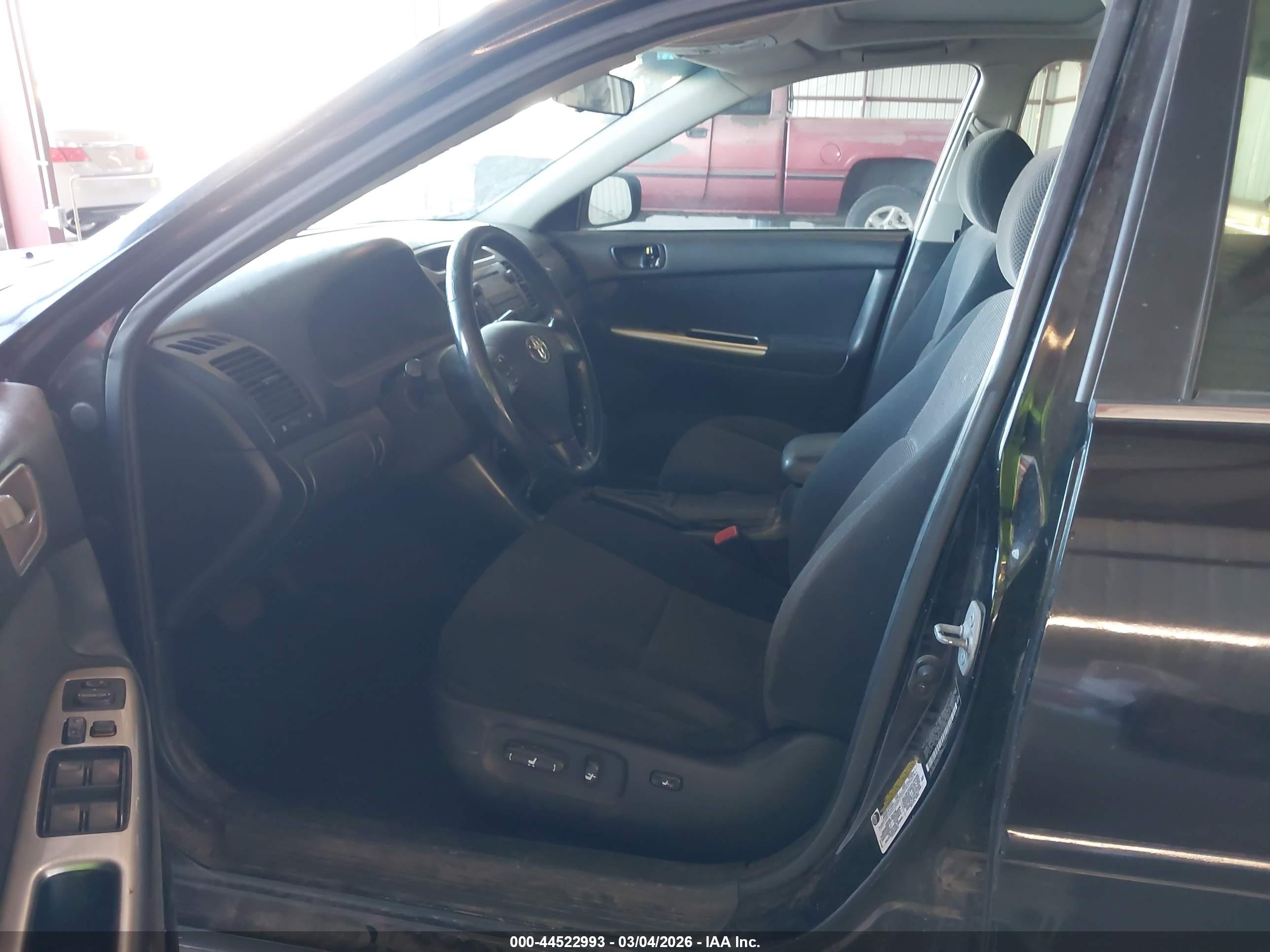 TOYOTA CAMRY image 5