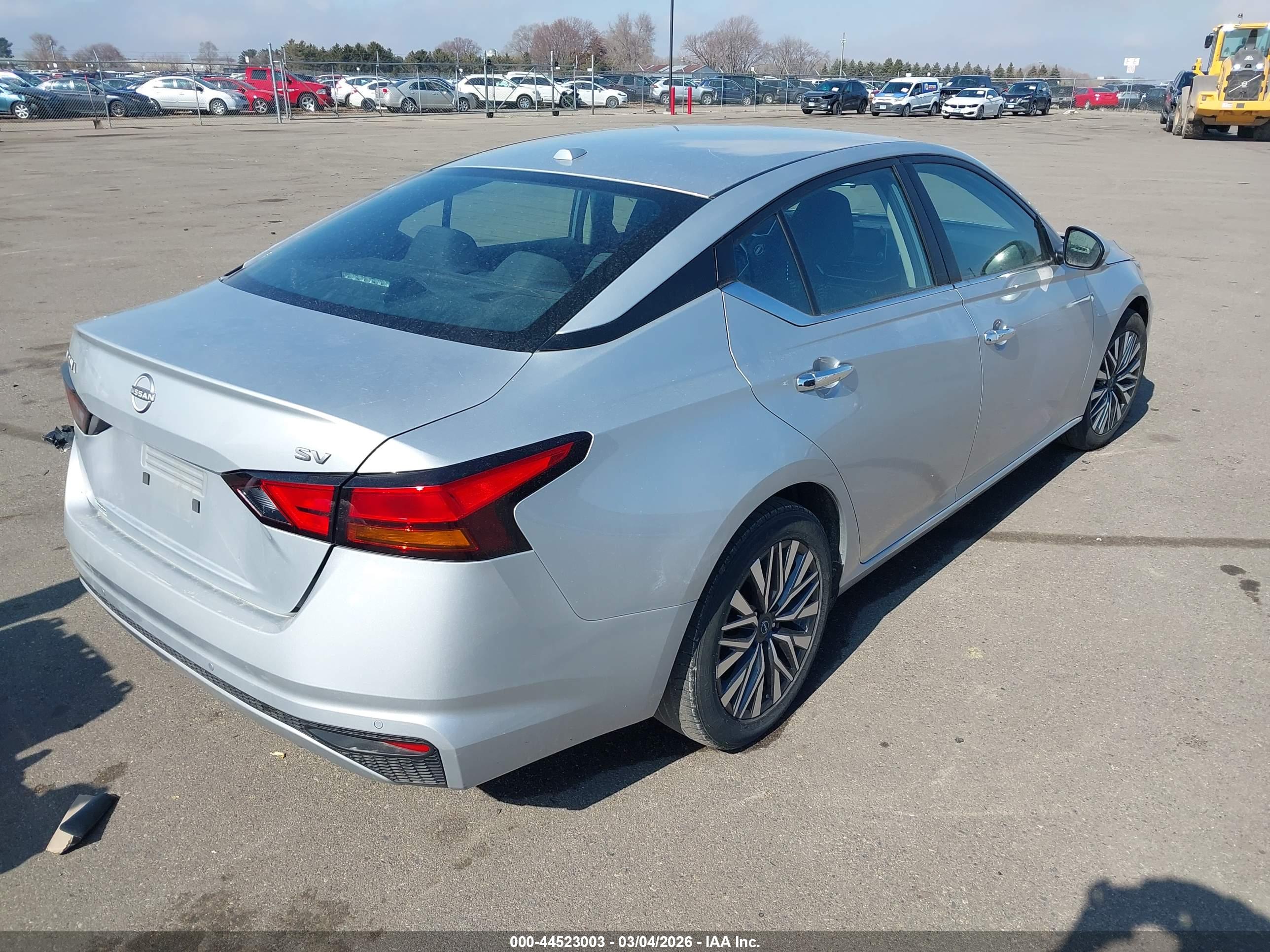 NISSAN ALTIMA image 4