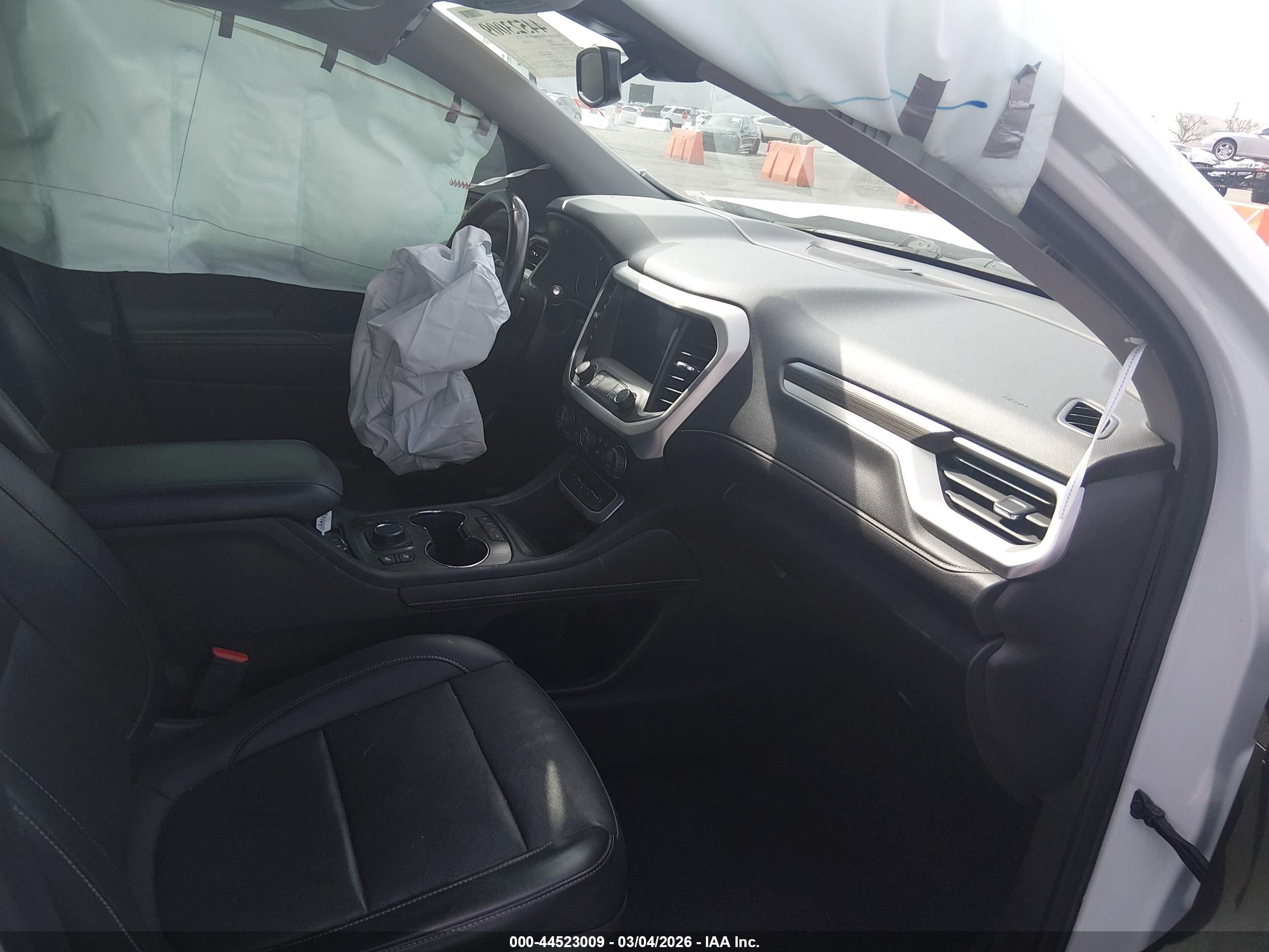 GMC ACADIA image 5