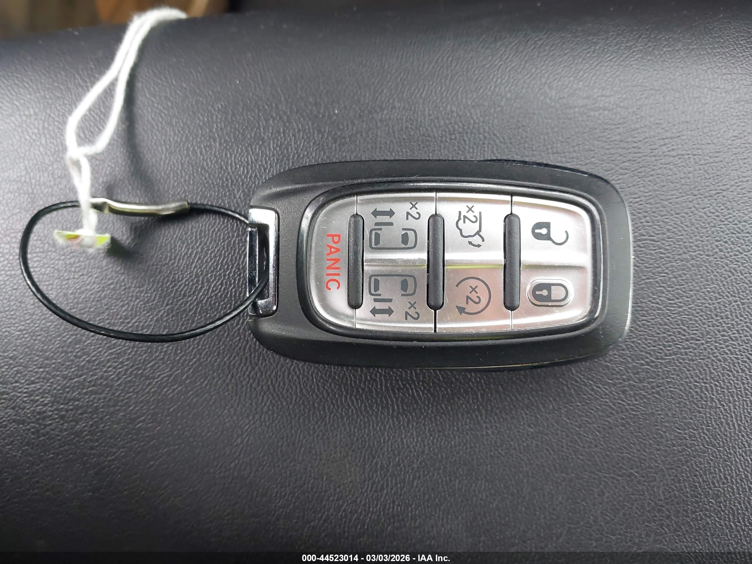 CHRYSLER PACIFICA image 11