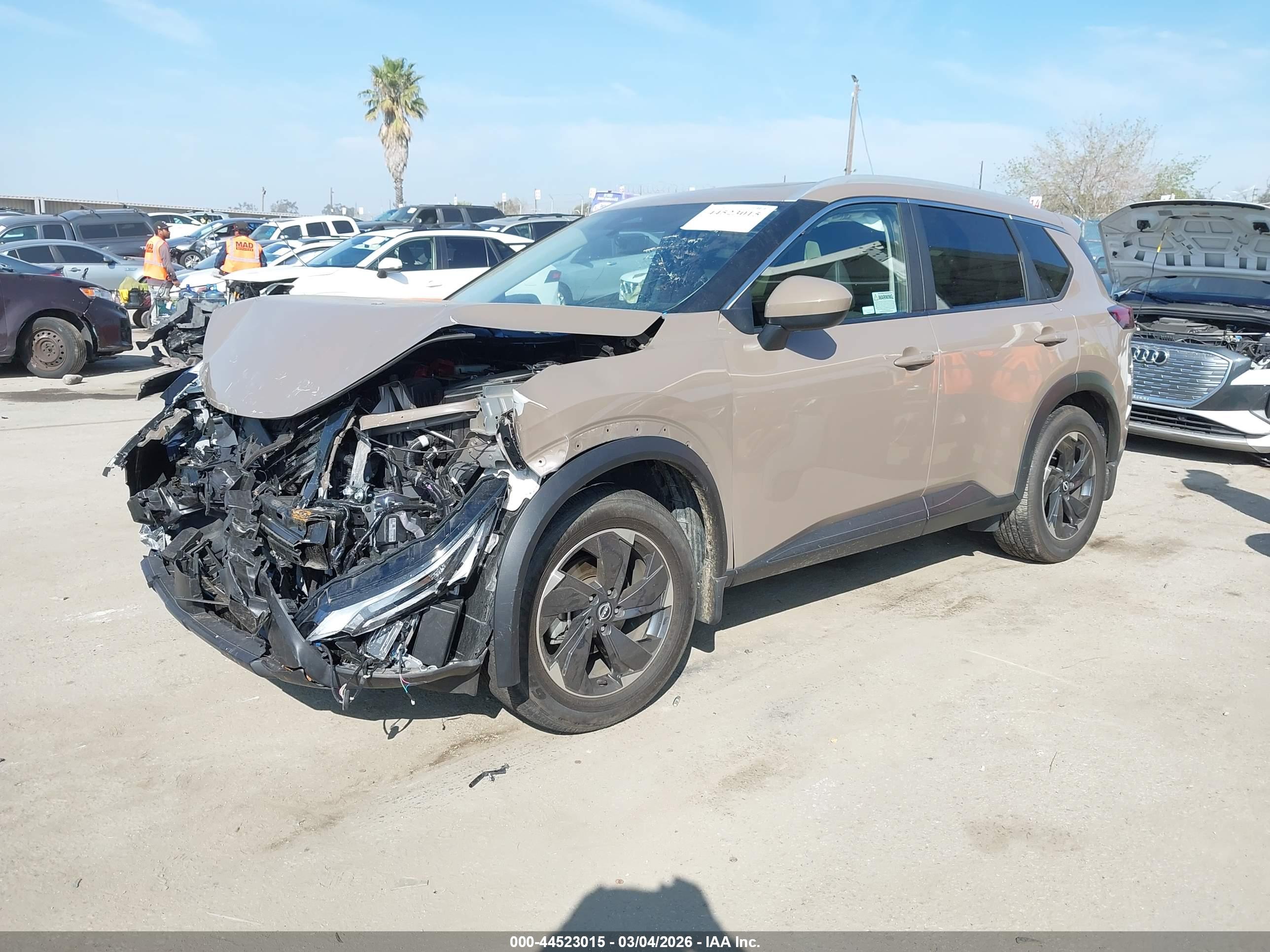 NISSAN ROGUE image 2