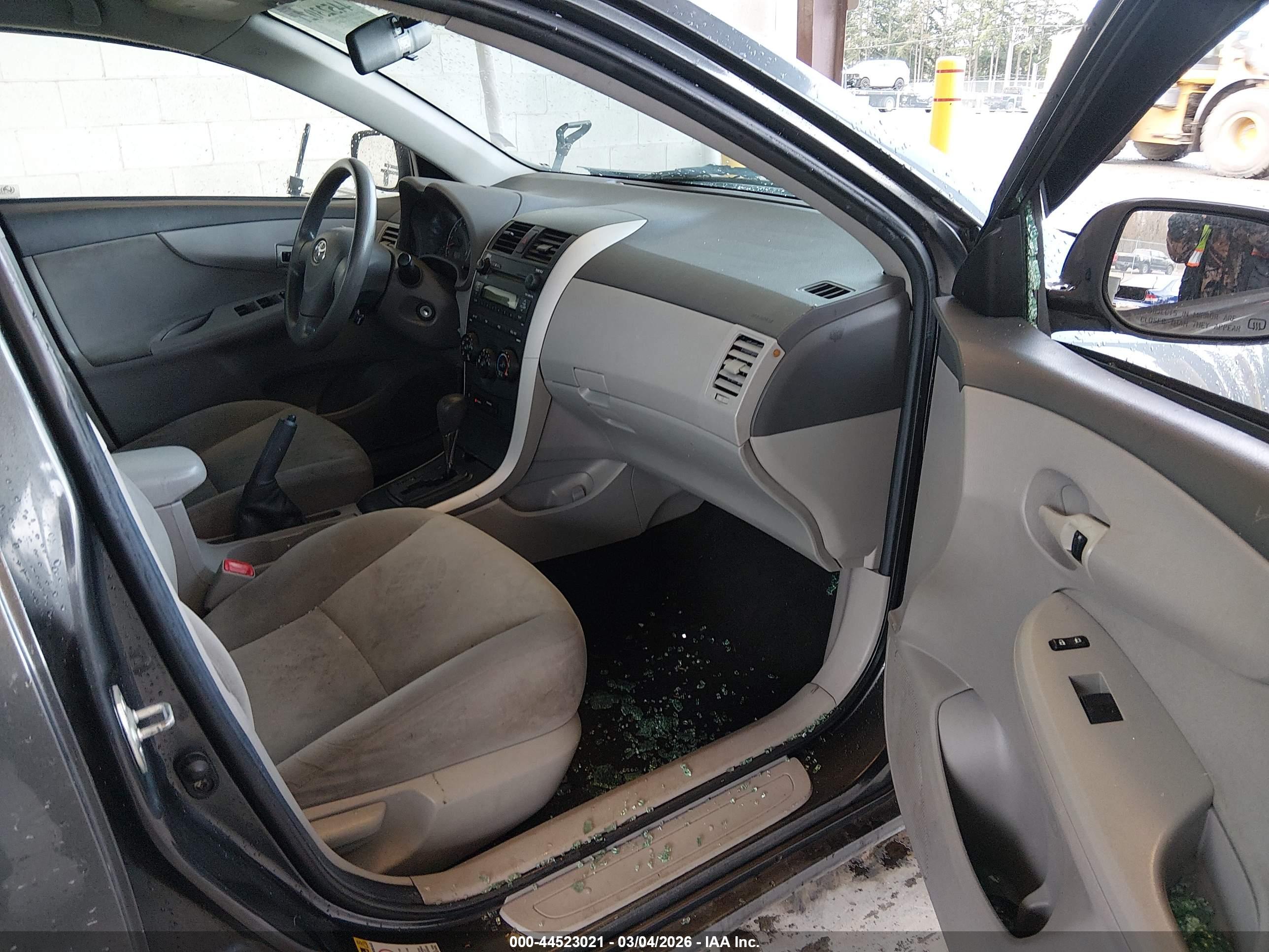 TOYOTA COROLLA image 5