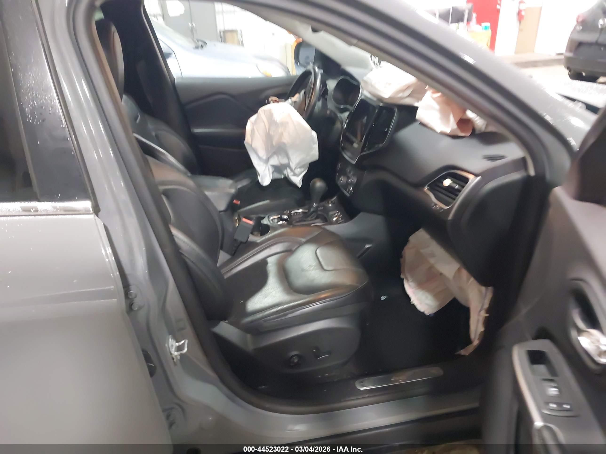 JEEP CHEROKEE image 5