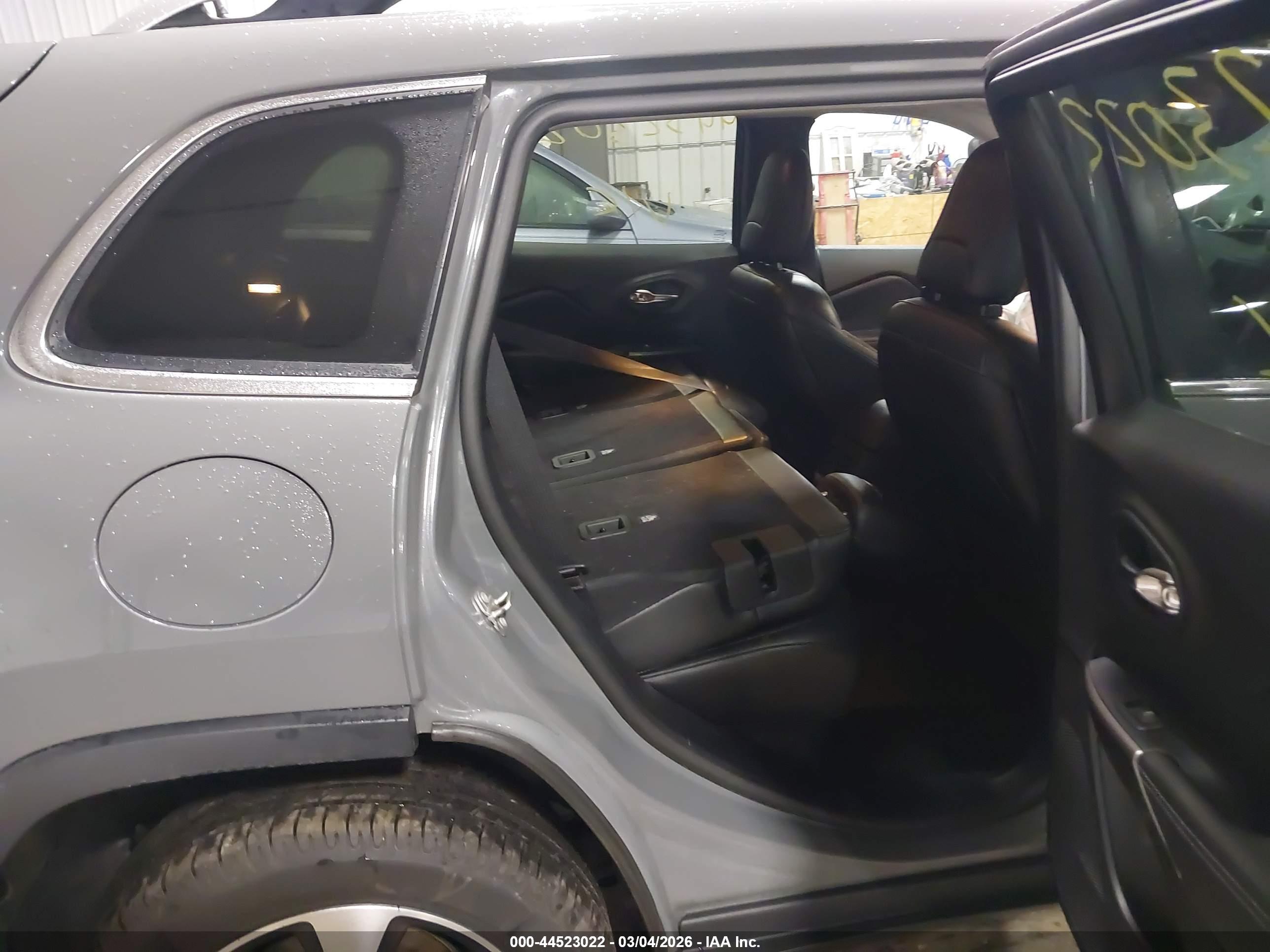JEEP CHEROKEE image 8