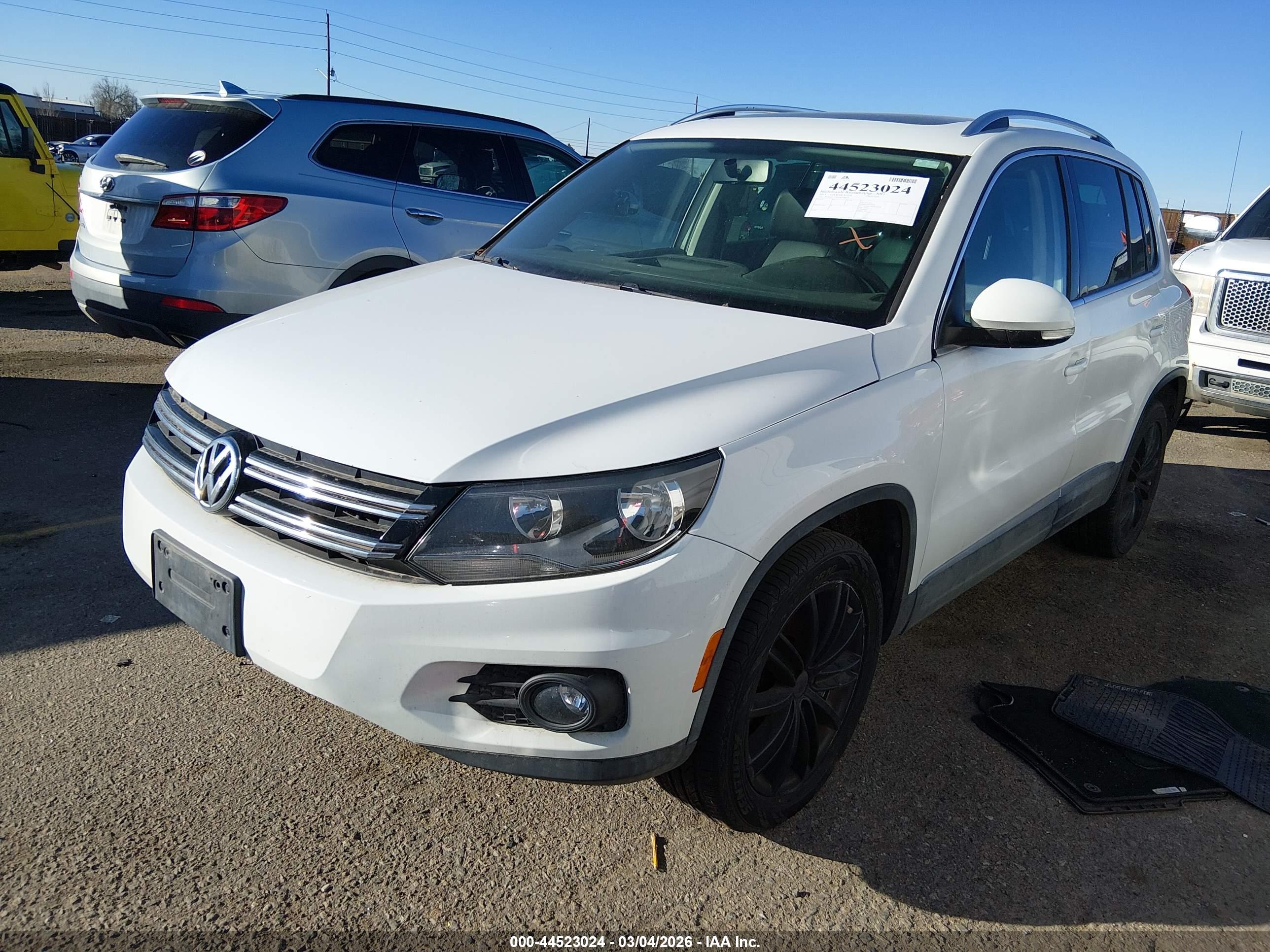 VOLKSWAGEN TIGUAN image 2