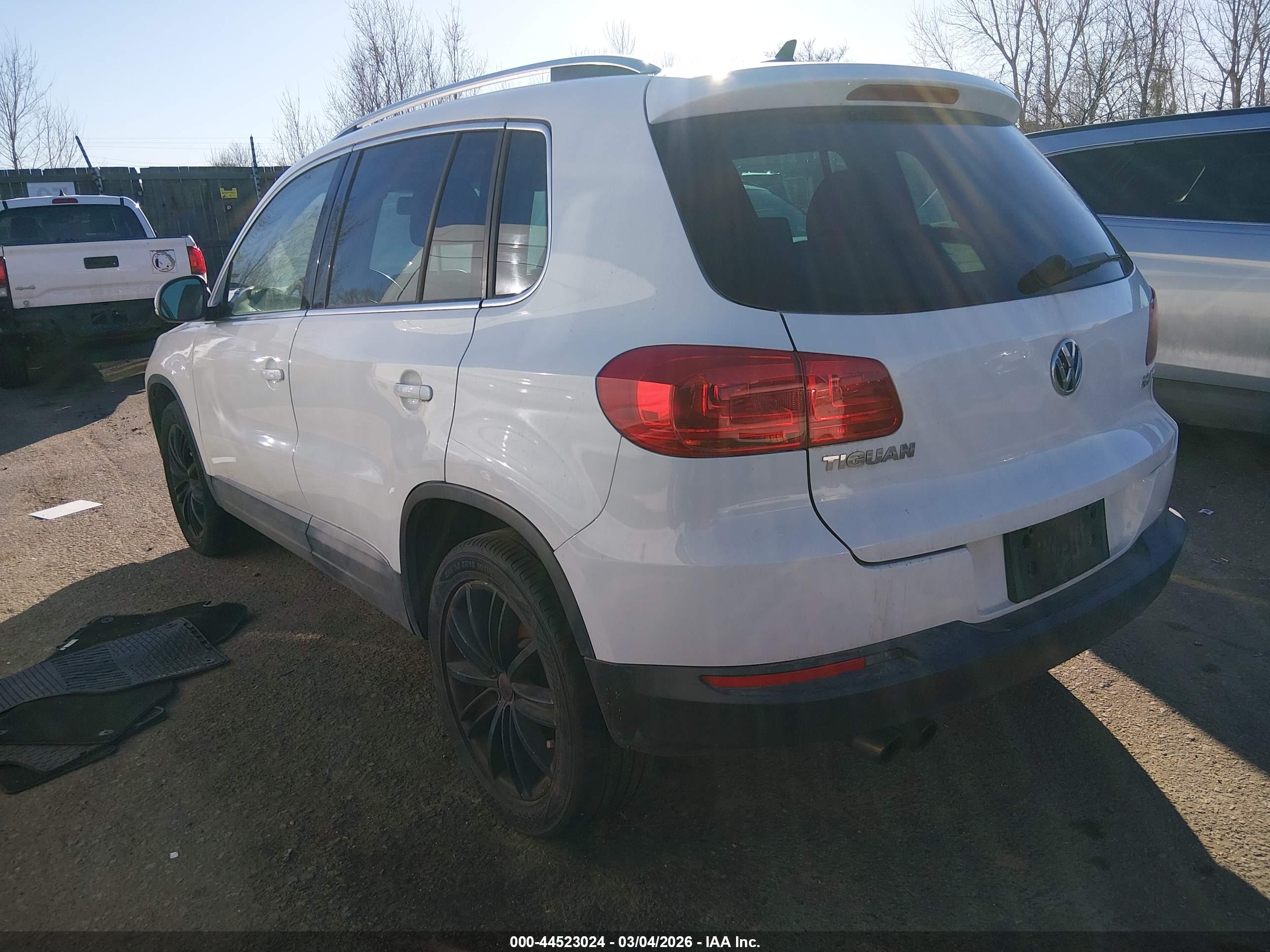 VOLKSWAGEN TIGUAN image 3