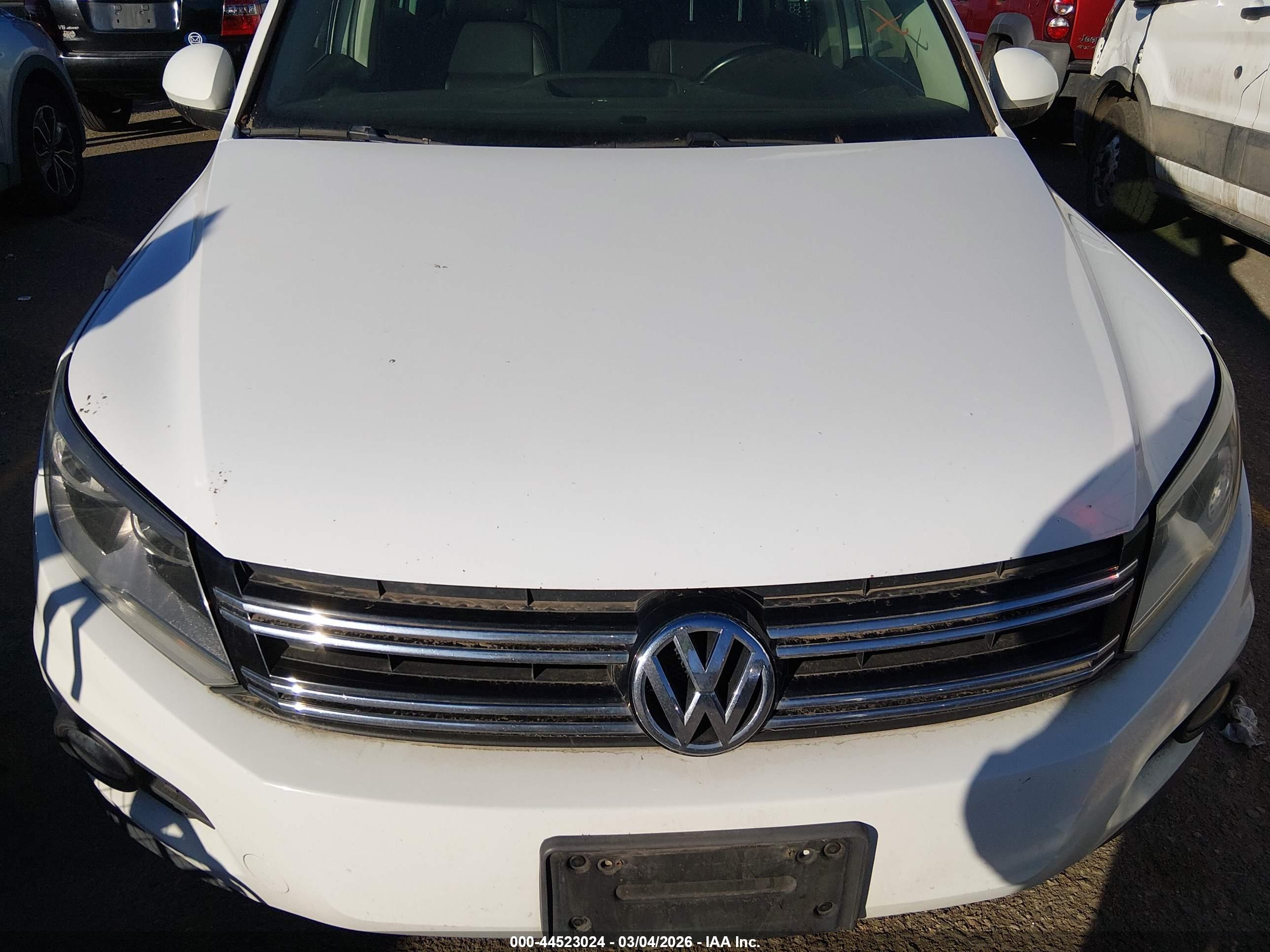 VOLKSWAGEN TIGUAN image 6