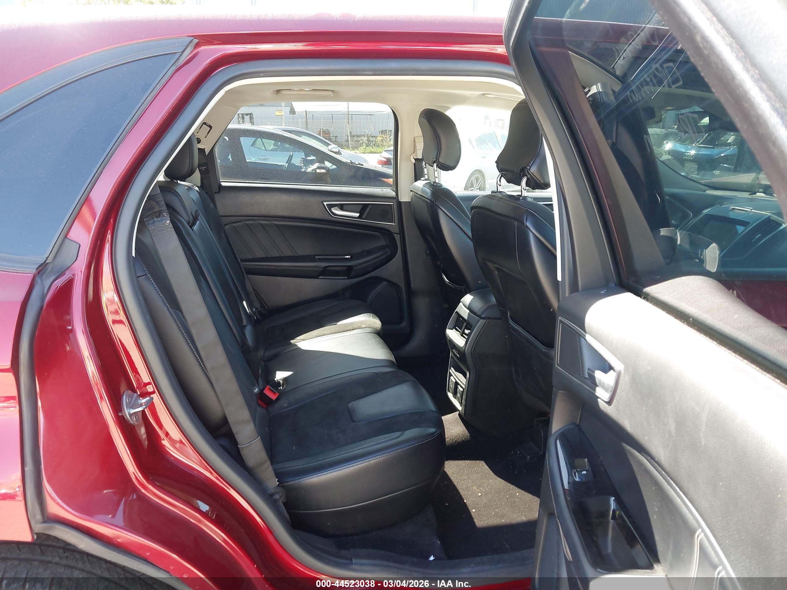 FORD EDGE image 8