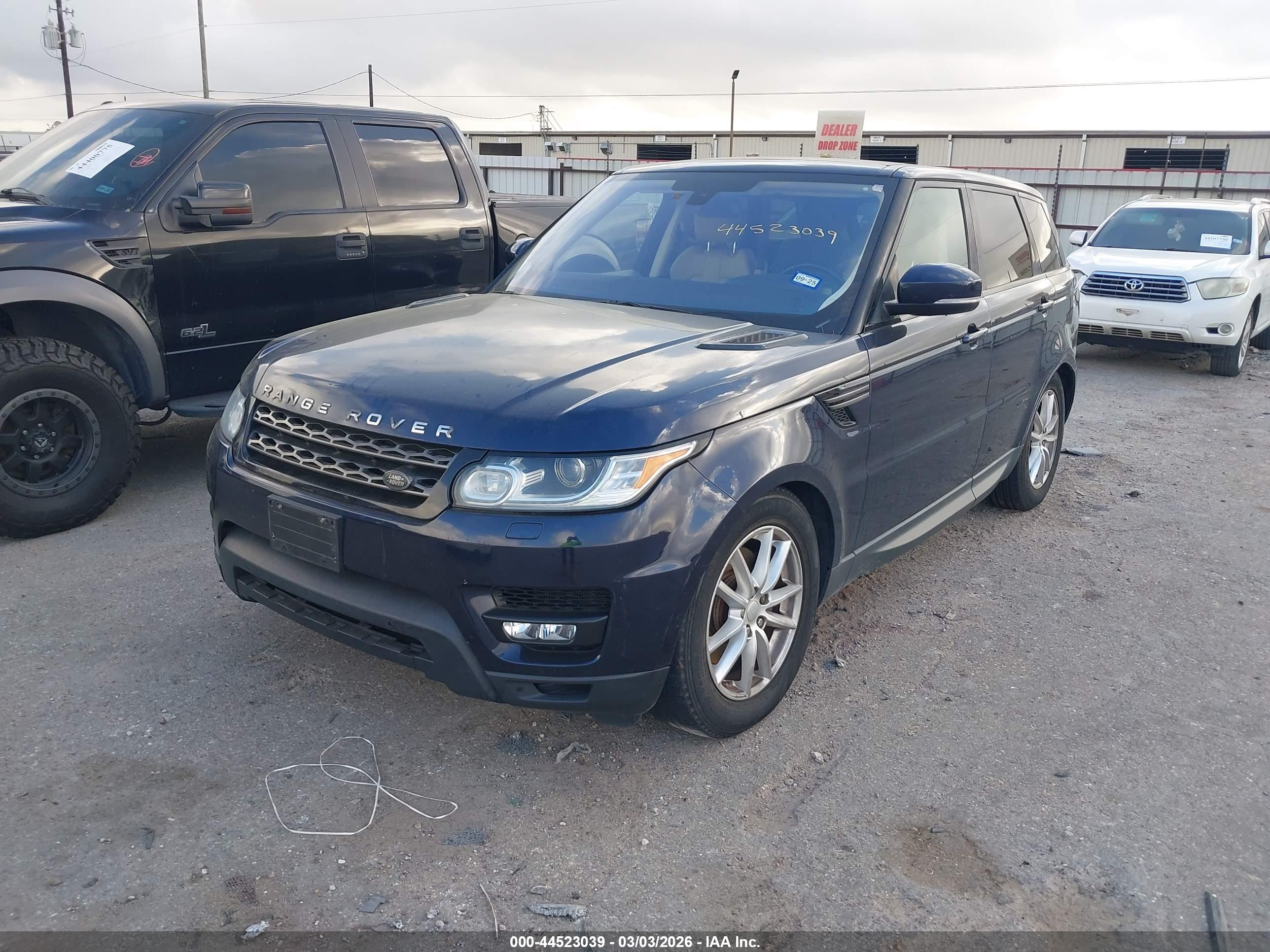 LAND ROVER image 2