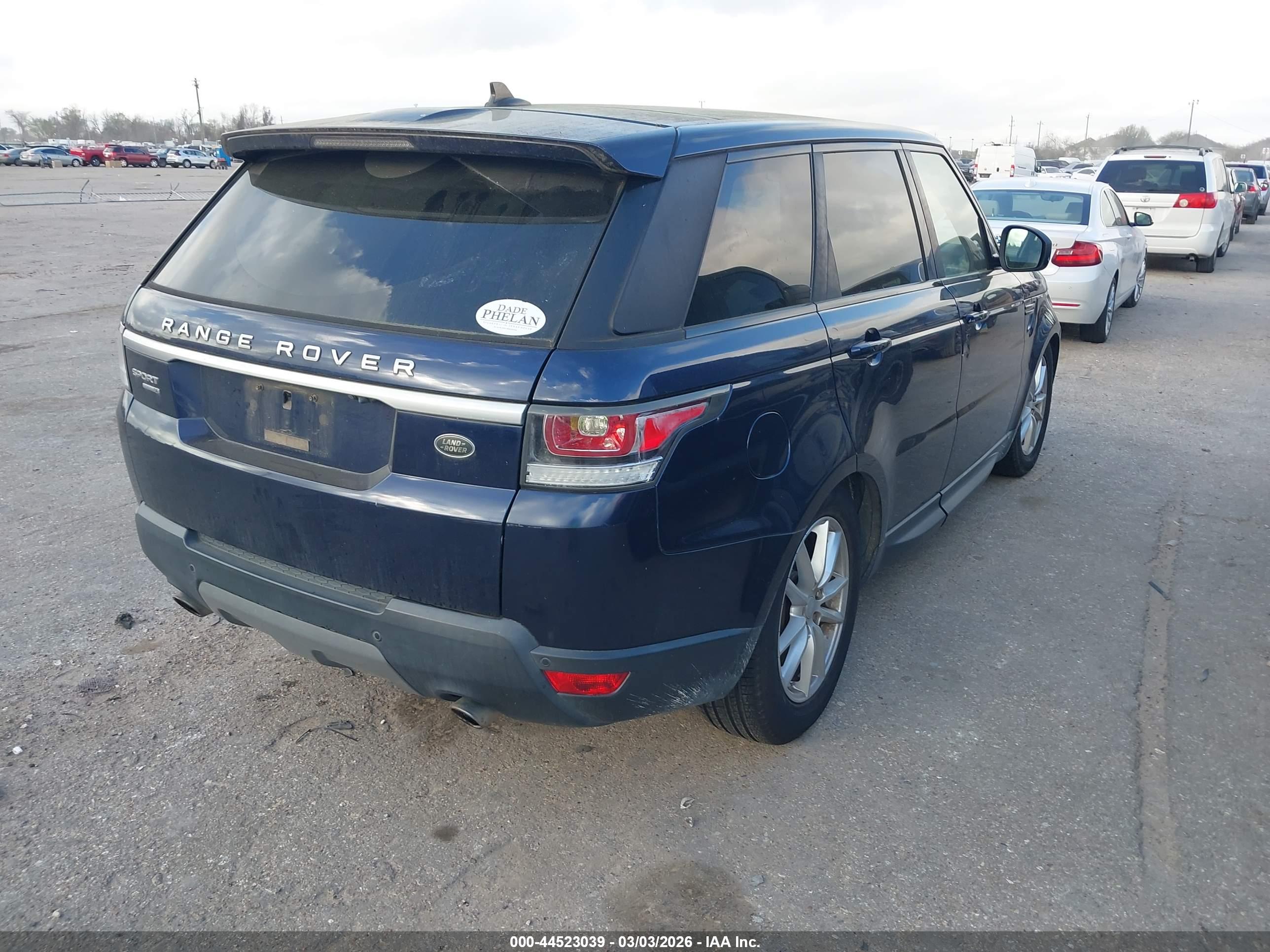 LAND ROVER image 4