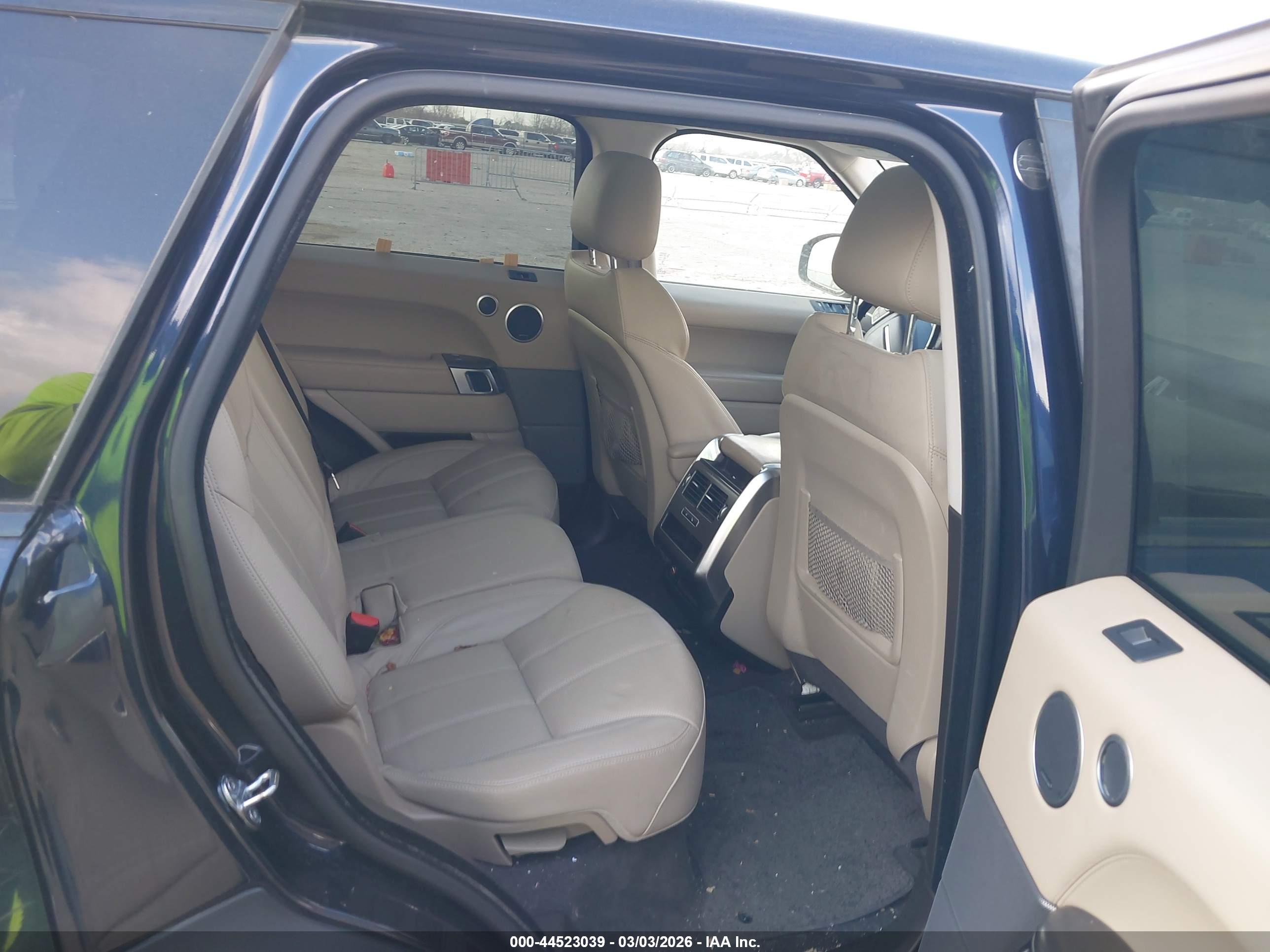 LAND ROVER image 8