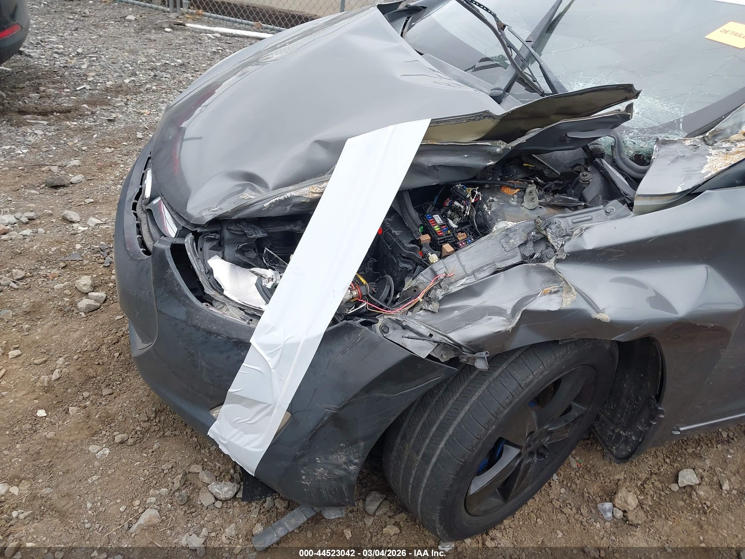 HYUNDAI ELANTRA image 6