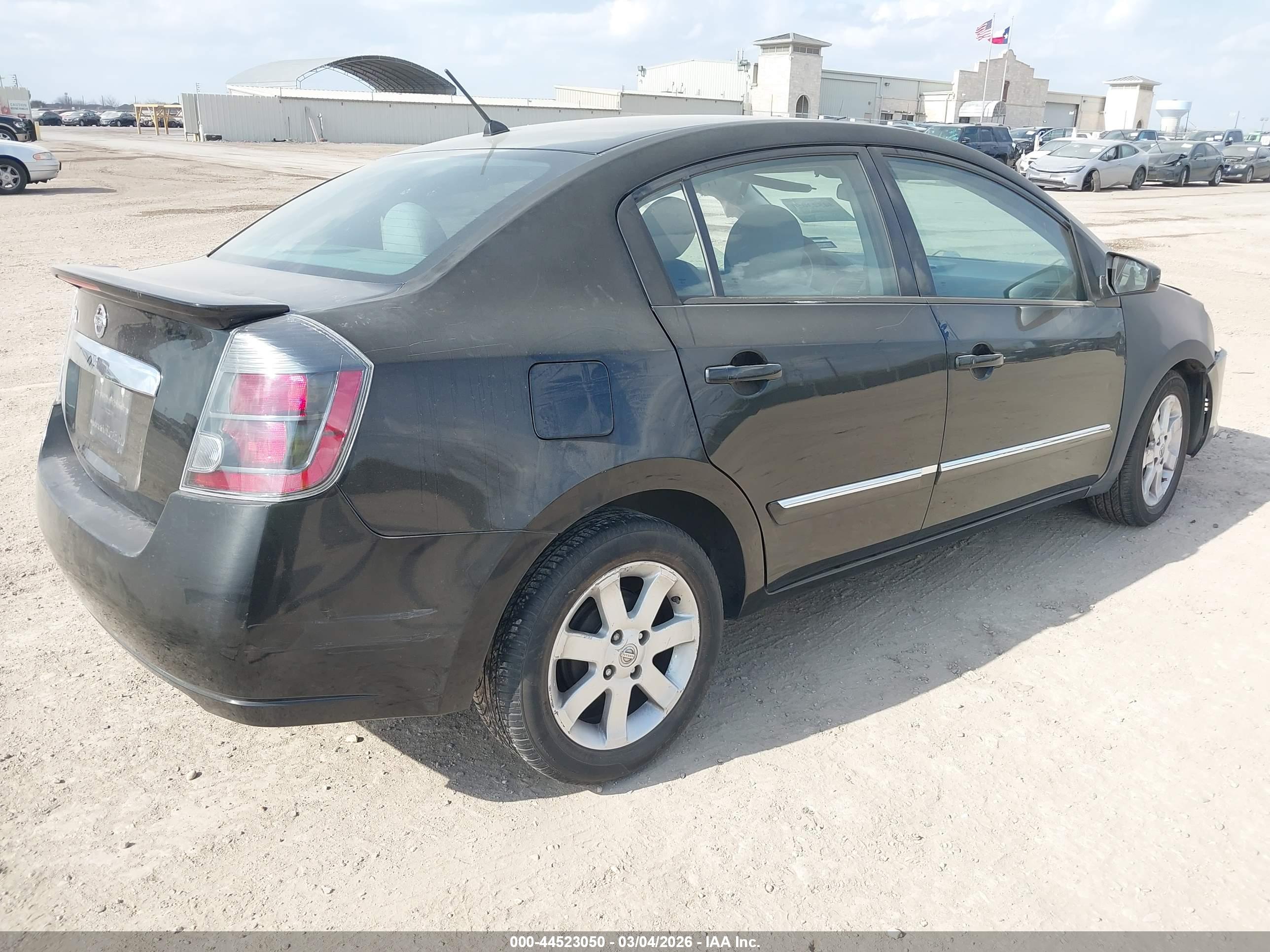 NISSAN SENTRA image 4