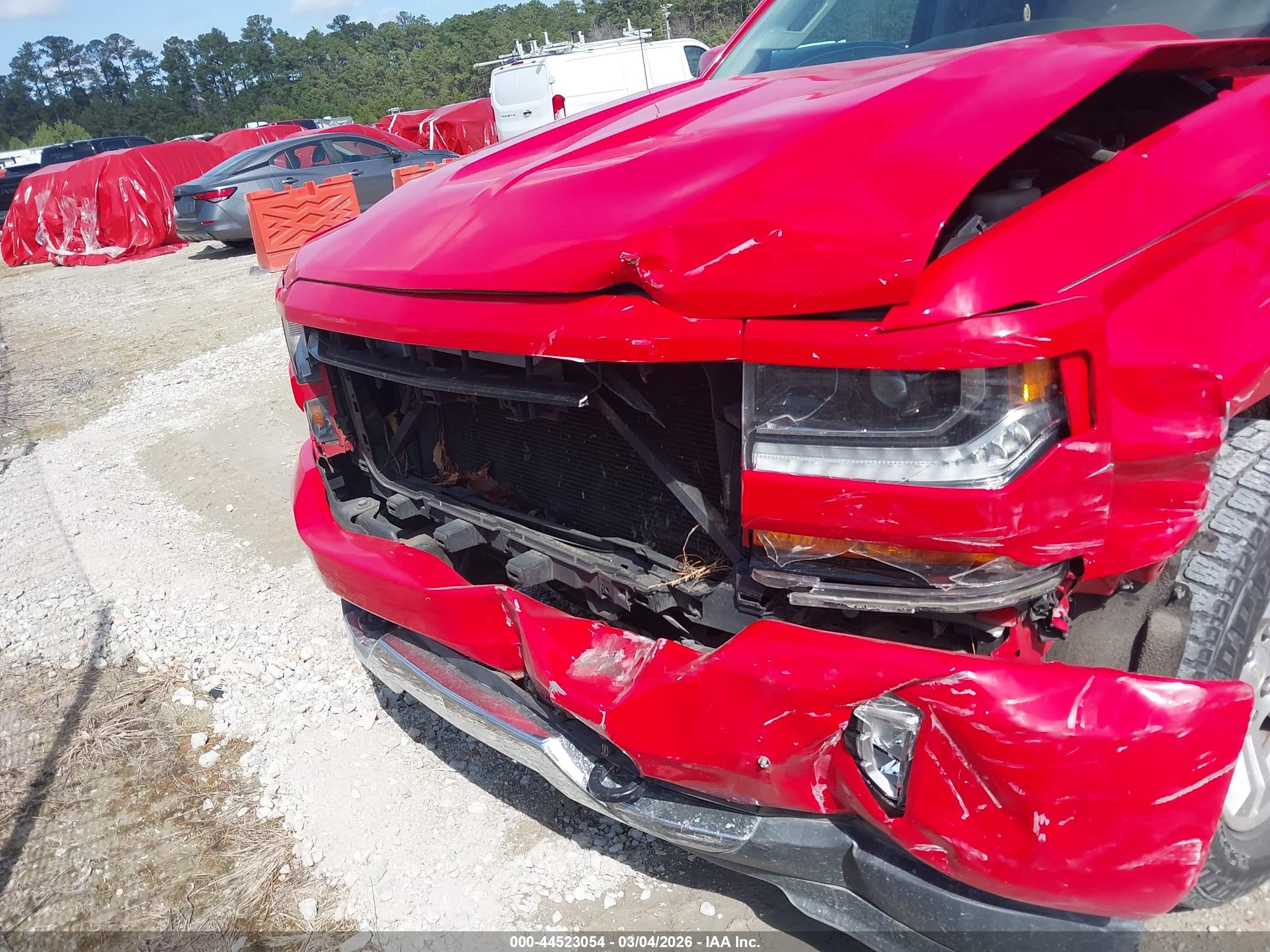CHEVROLET SILVERADO image 6