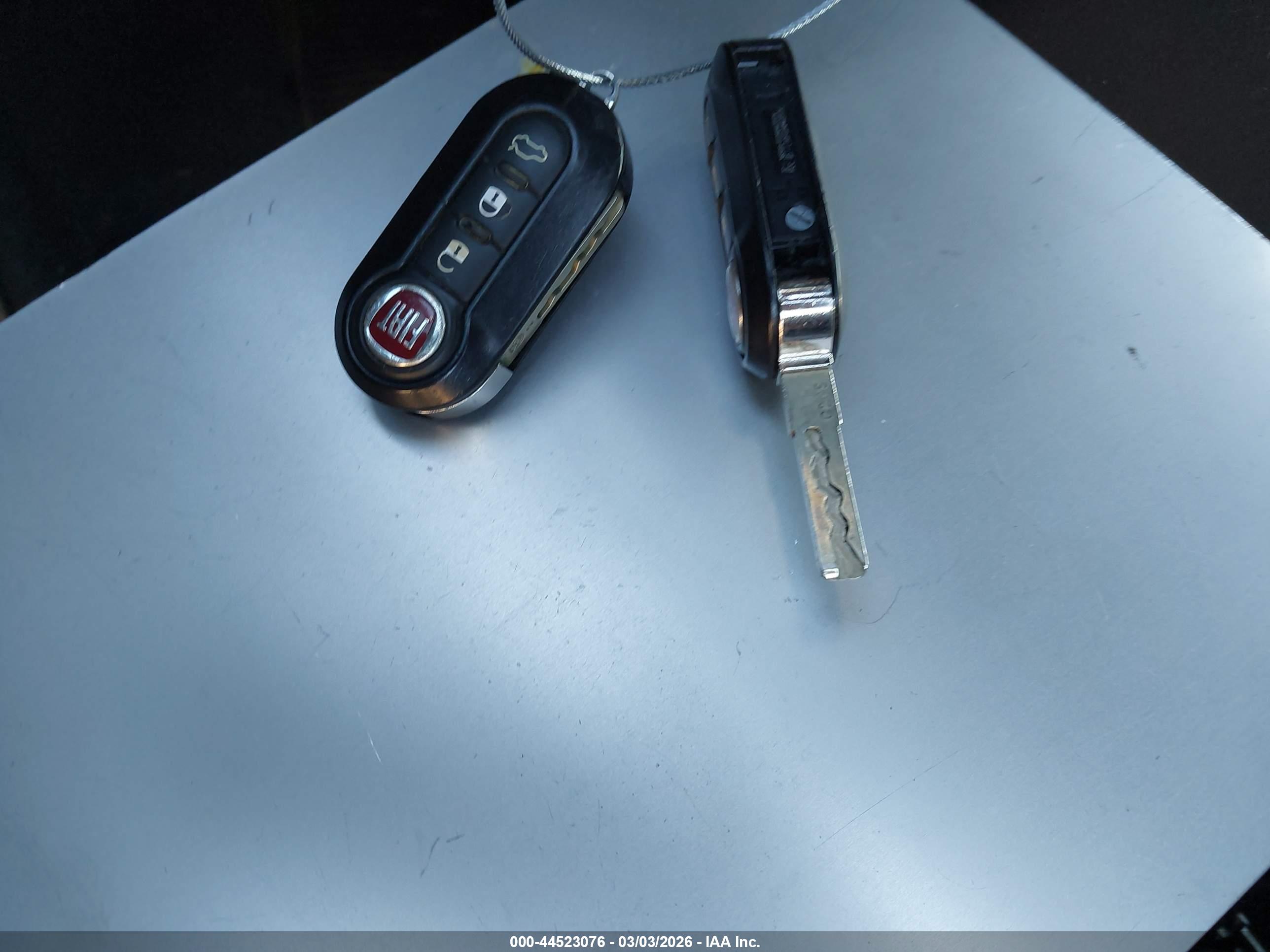 FIAT 500E image 11