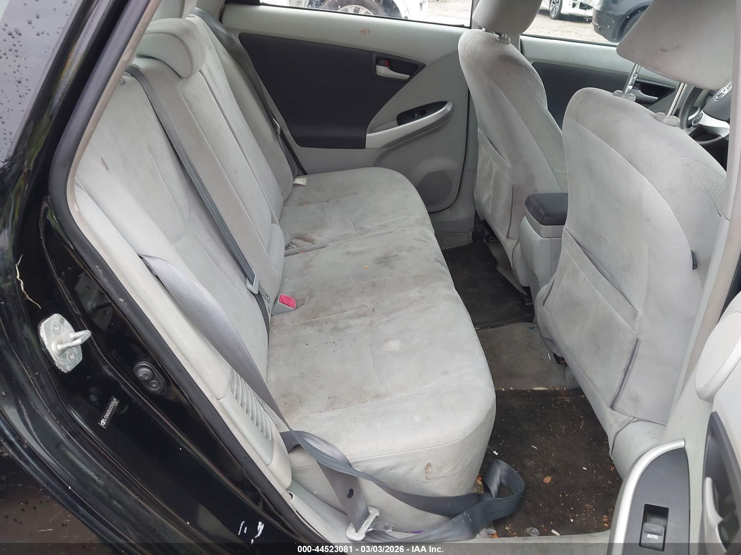 TOYOTA PRIUS image 8