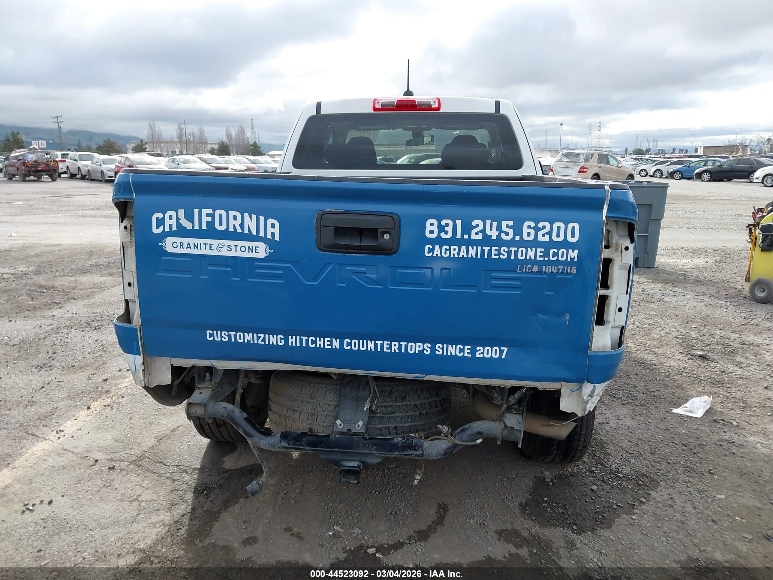 CHEVROLET COLORADO image 6