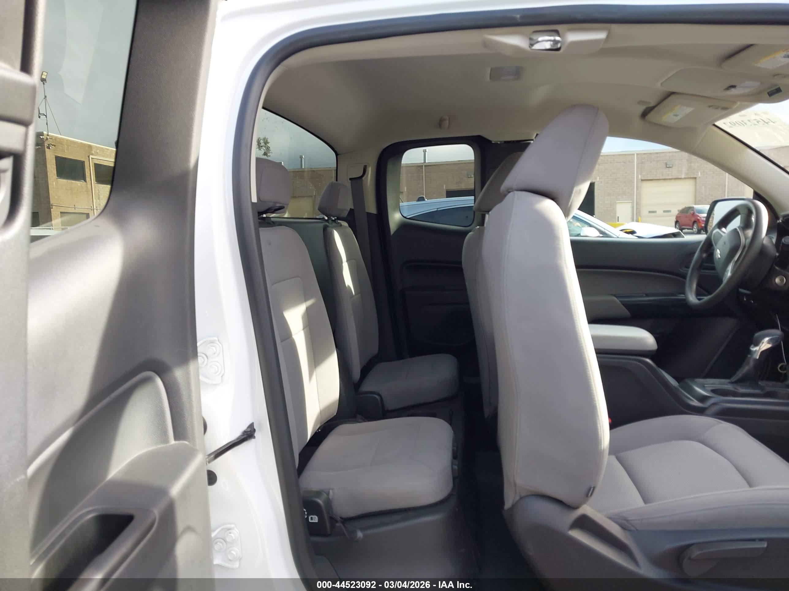 CHEVROLET COLORADO image 8