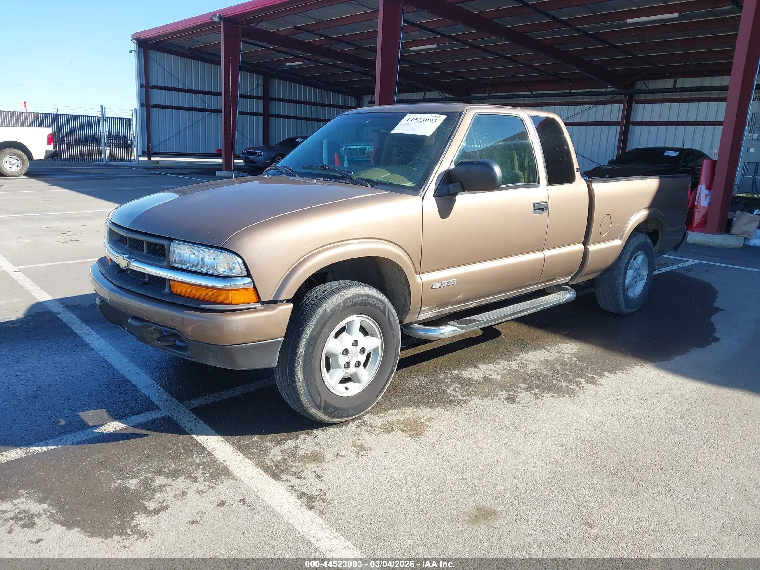CHEVROLET S-10 image 2