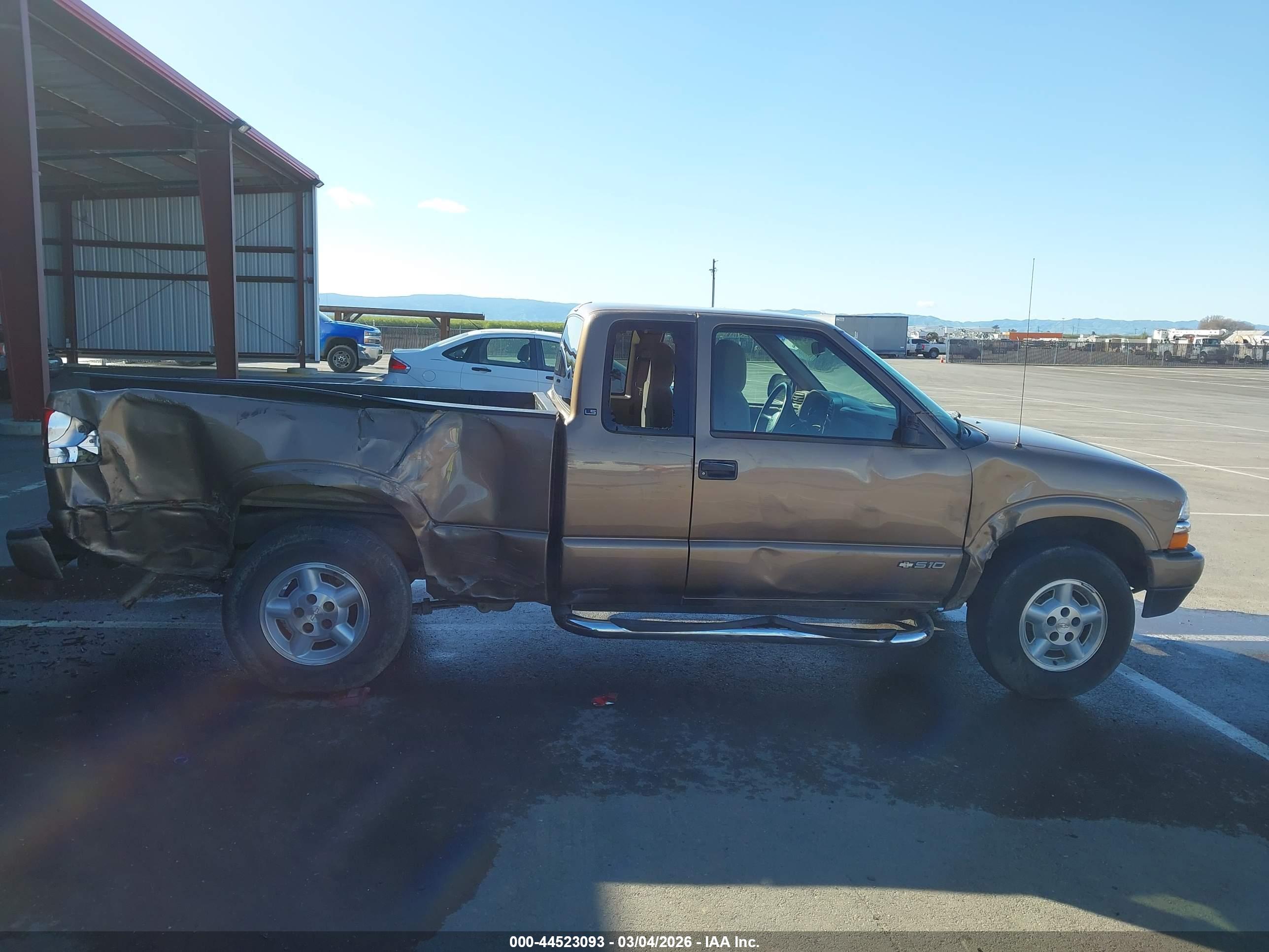 CHEVROLET S-10 image 6