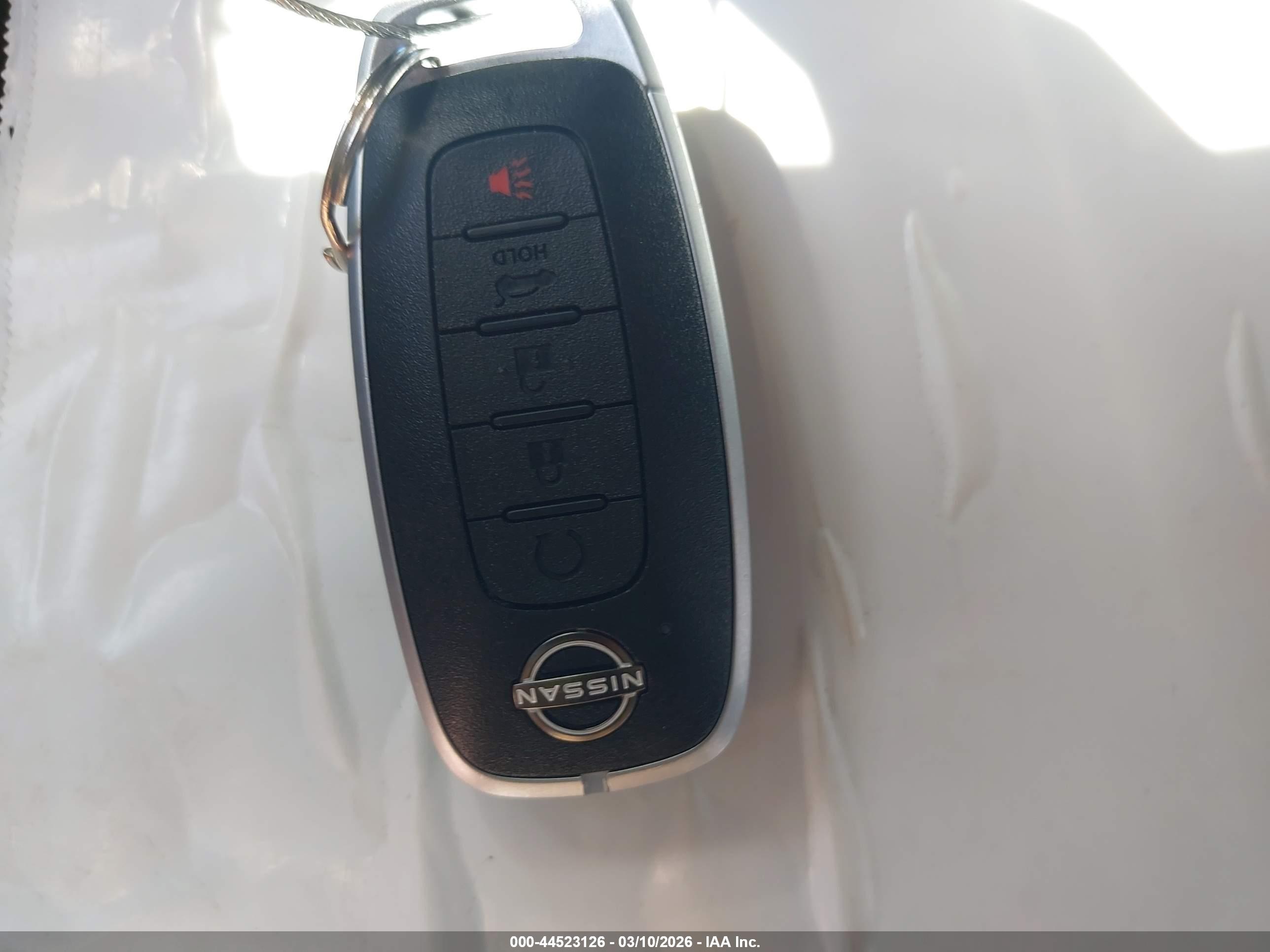 NISSAN ROGUE image 11