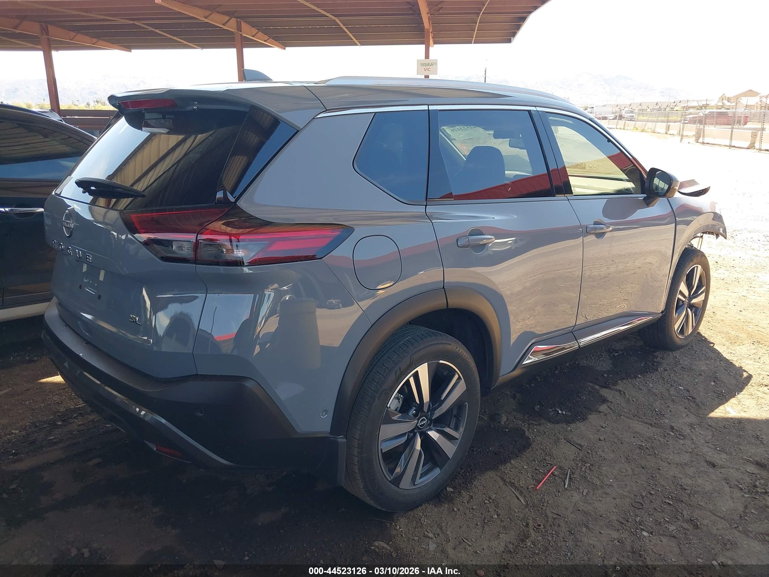NISSAN ROGUE image 4