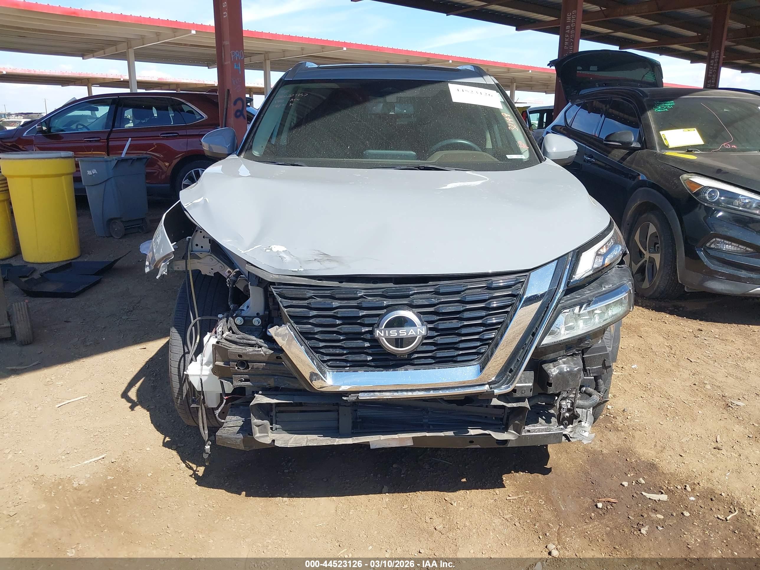 NISSAN ROGUE image 6
