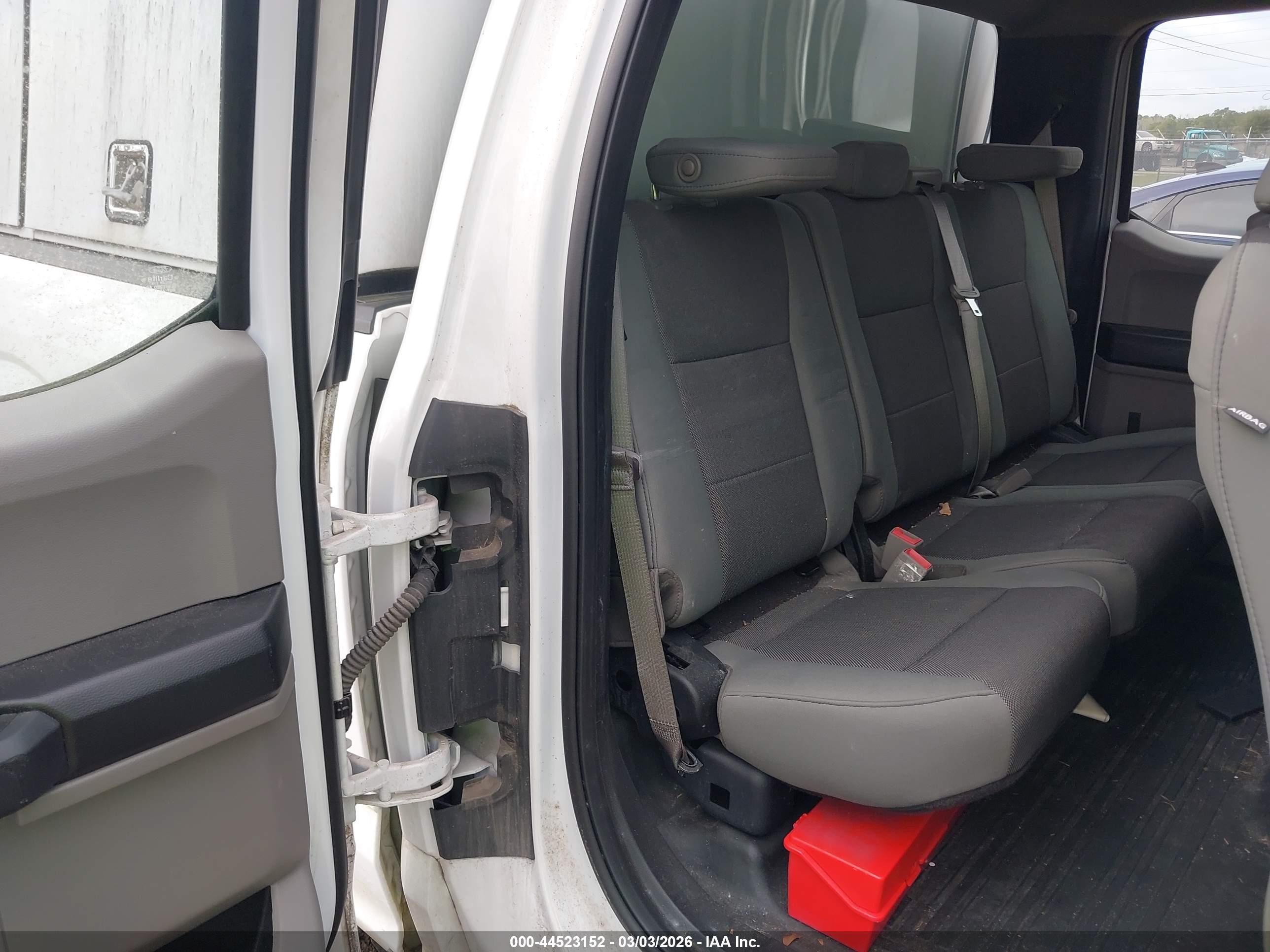 FORD F-150 image 8