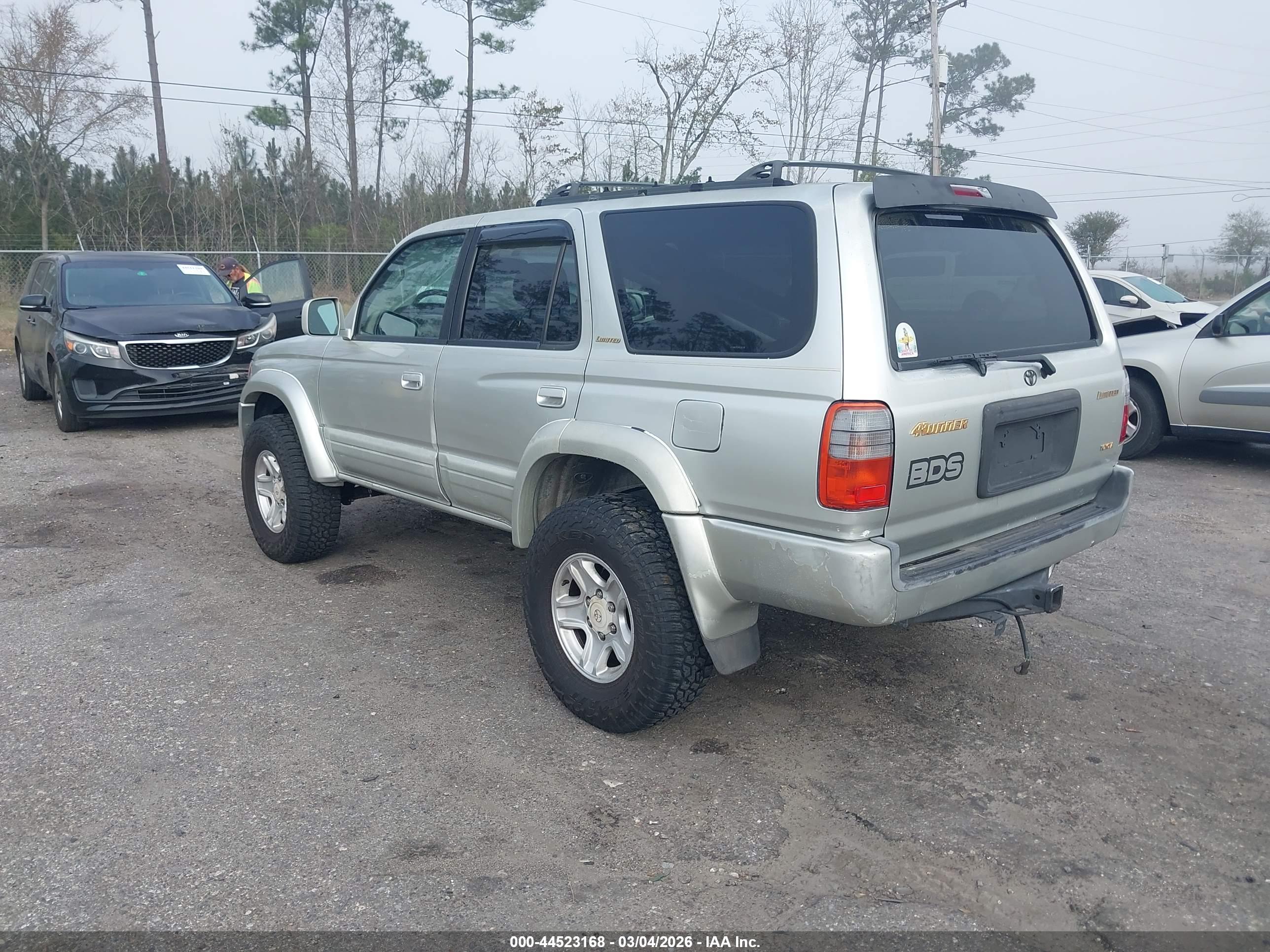 TOYOTA 4RUNNER image 3