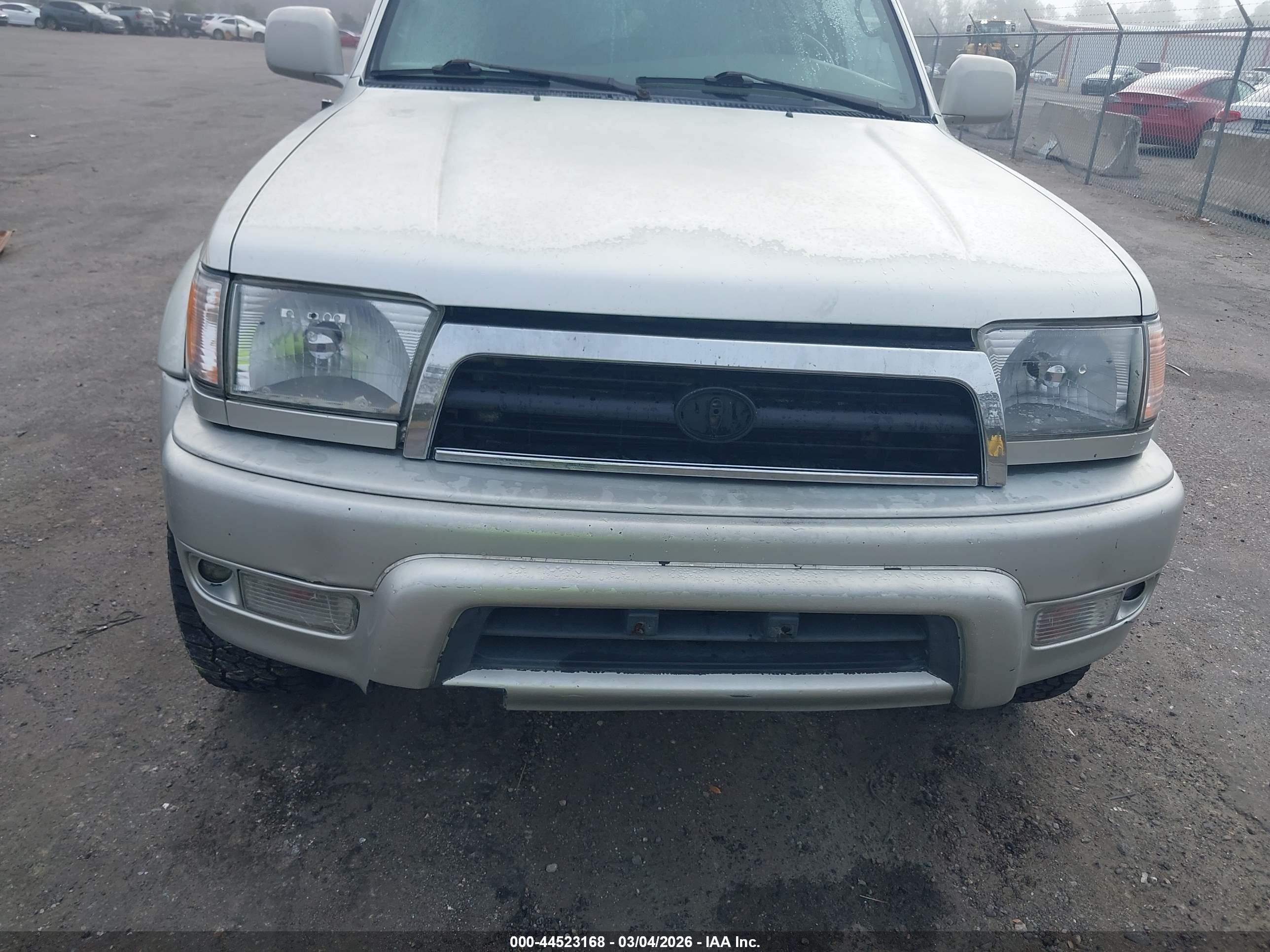 TOYOTA 4RUNNER image 6