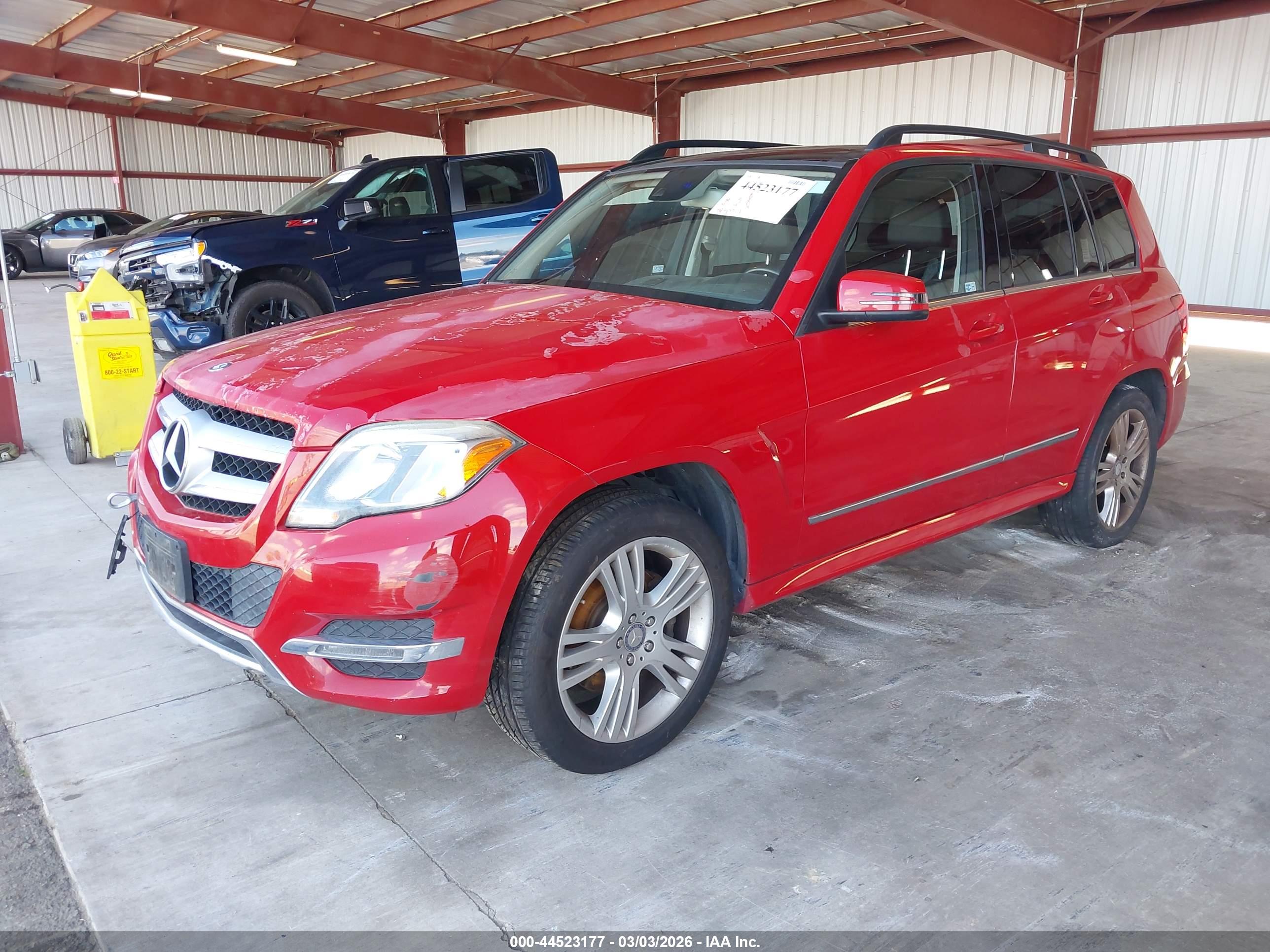 MERCEDES-BENZ GLK image 2