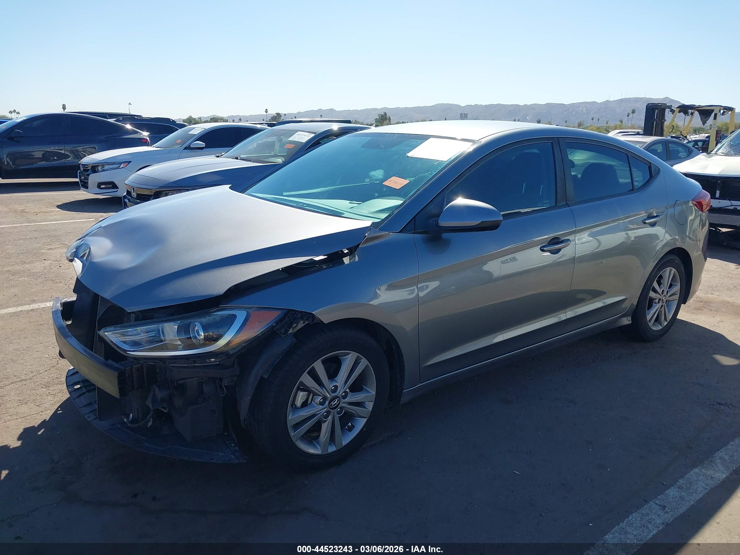 HYUNDAI ELANTRA image 2