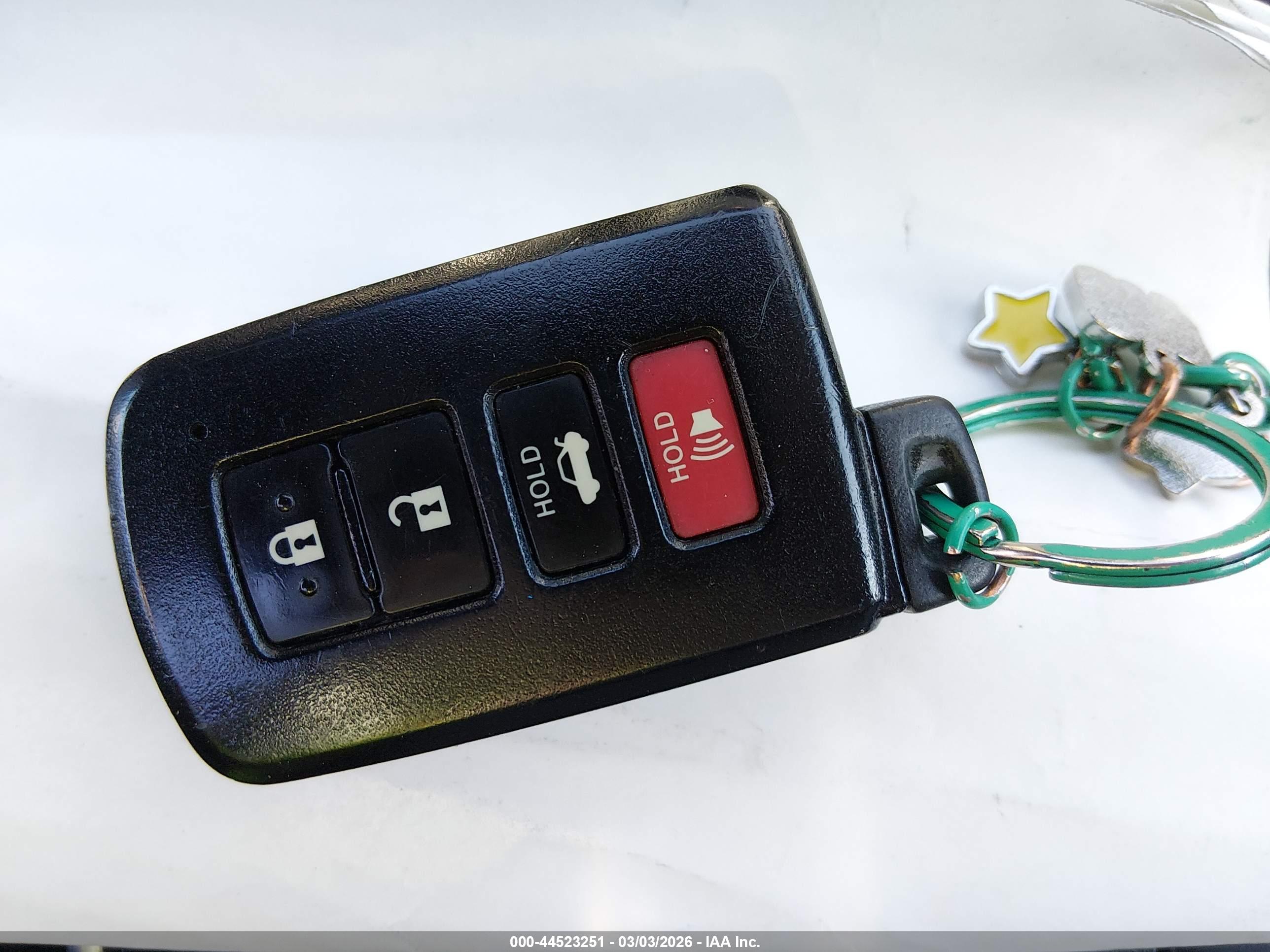 TOYOTA CAMRY image 11