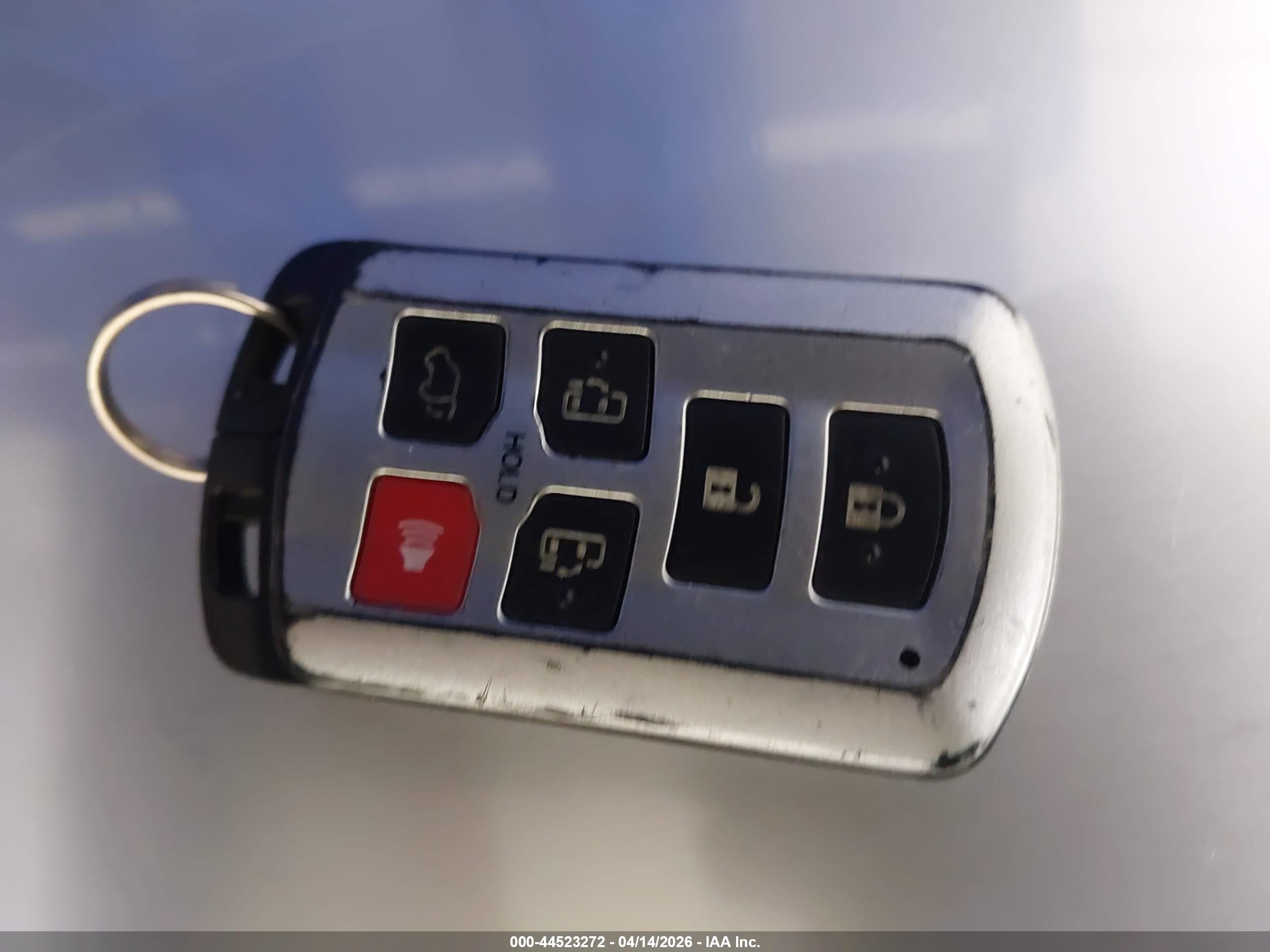TOYOTA SIENNA image 11
