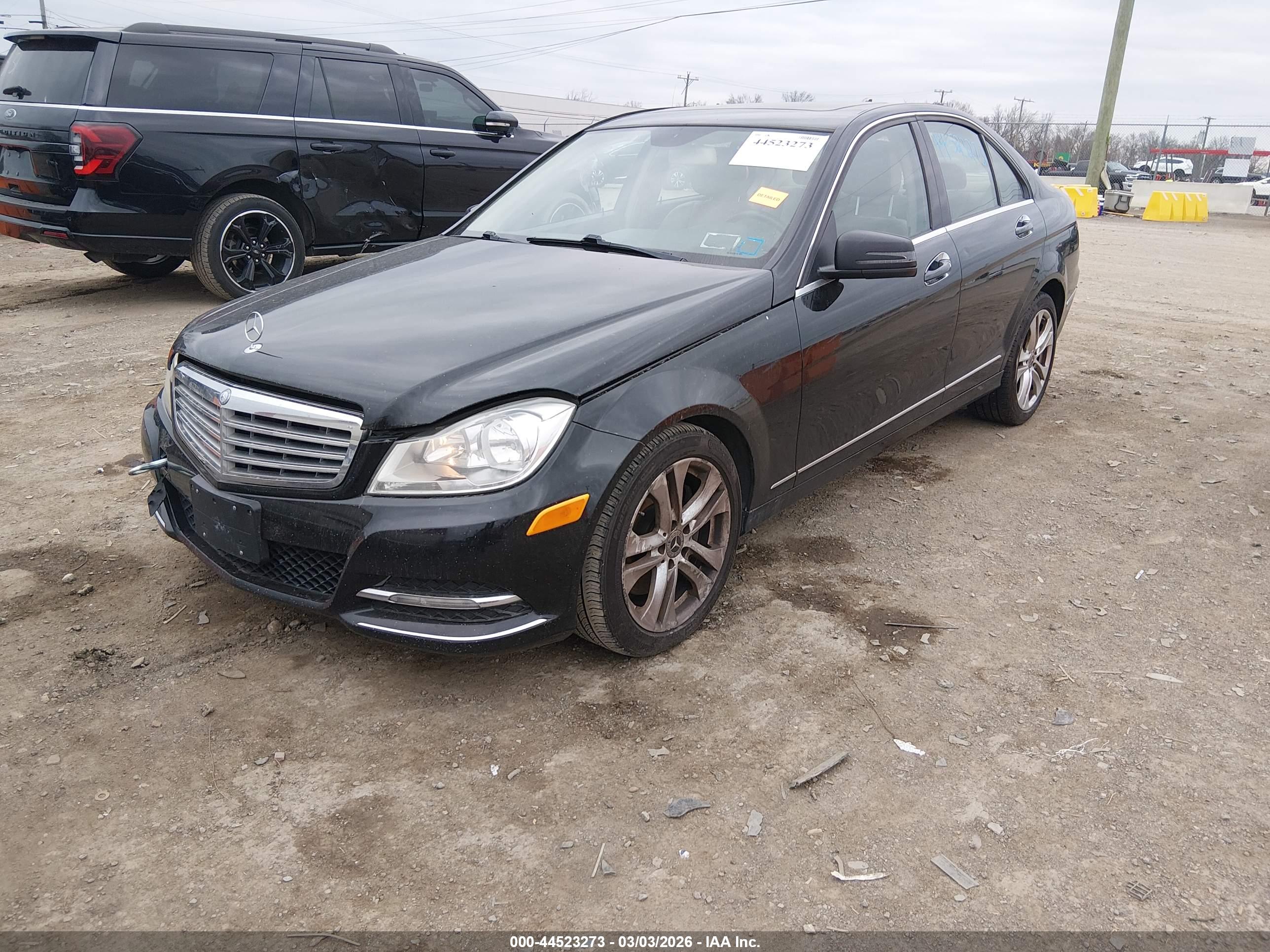 MERCEDES-BENZ C image 2