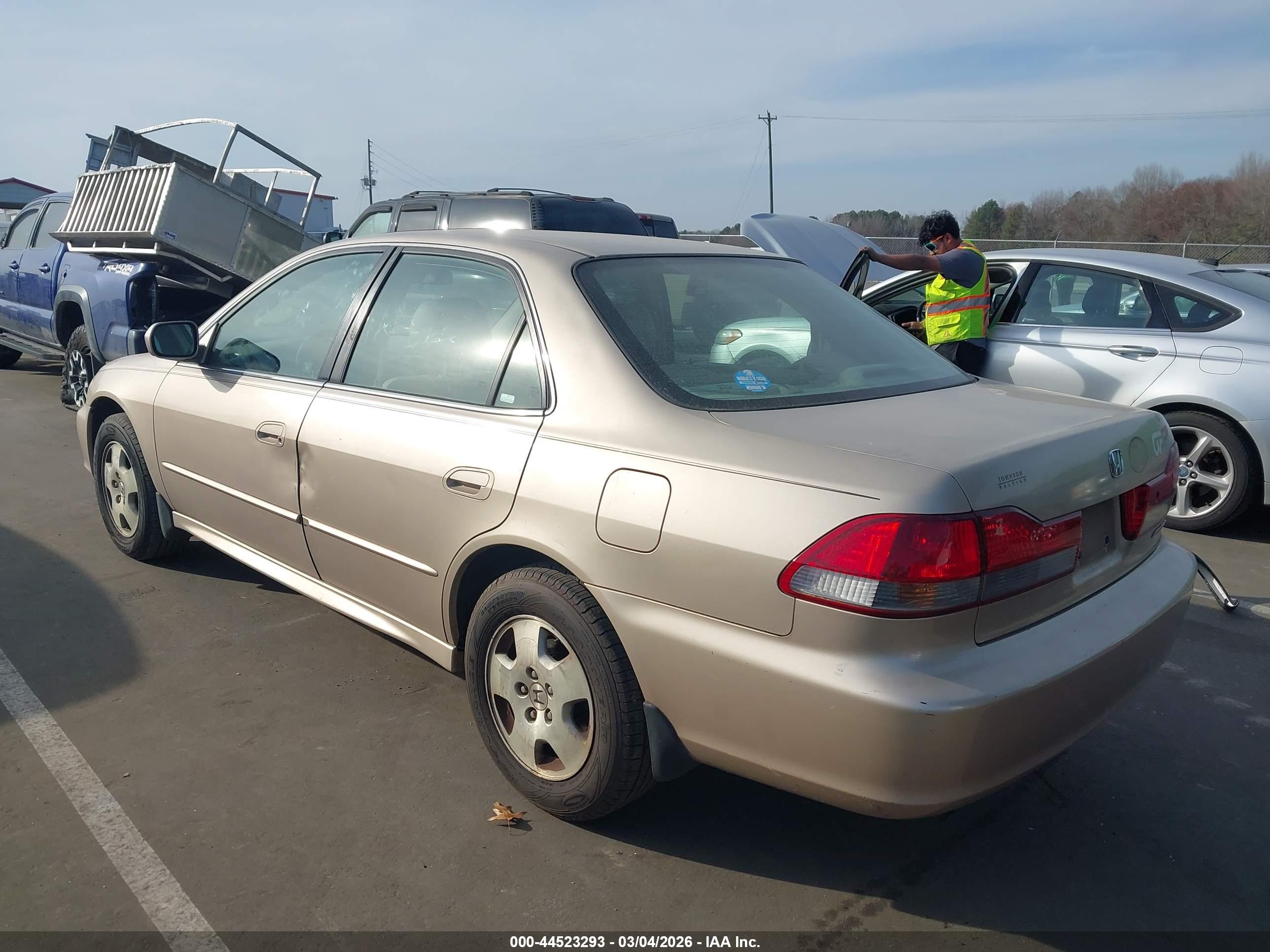 HONDA ACCORD image 3