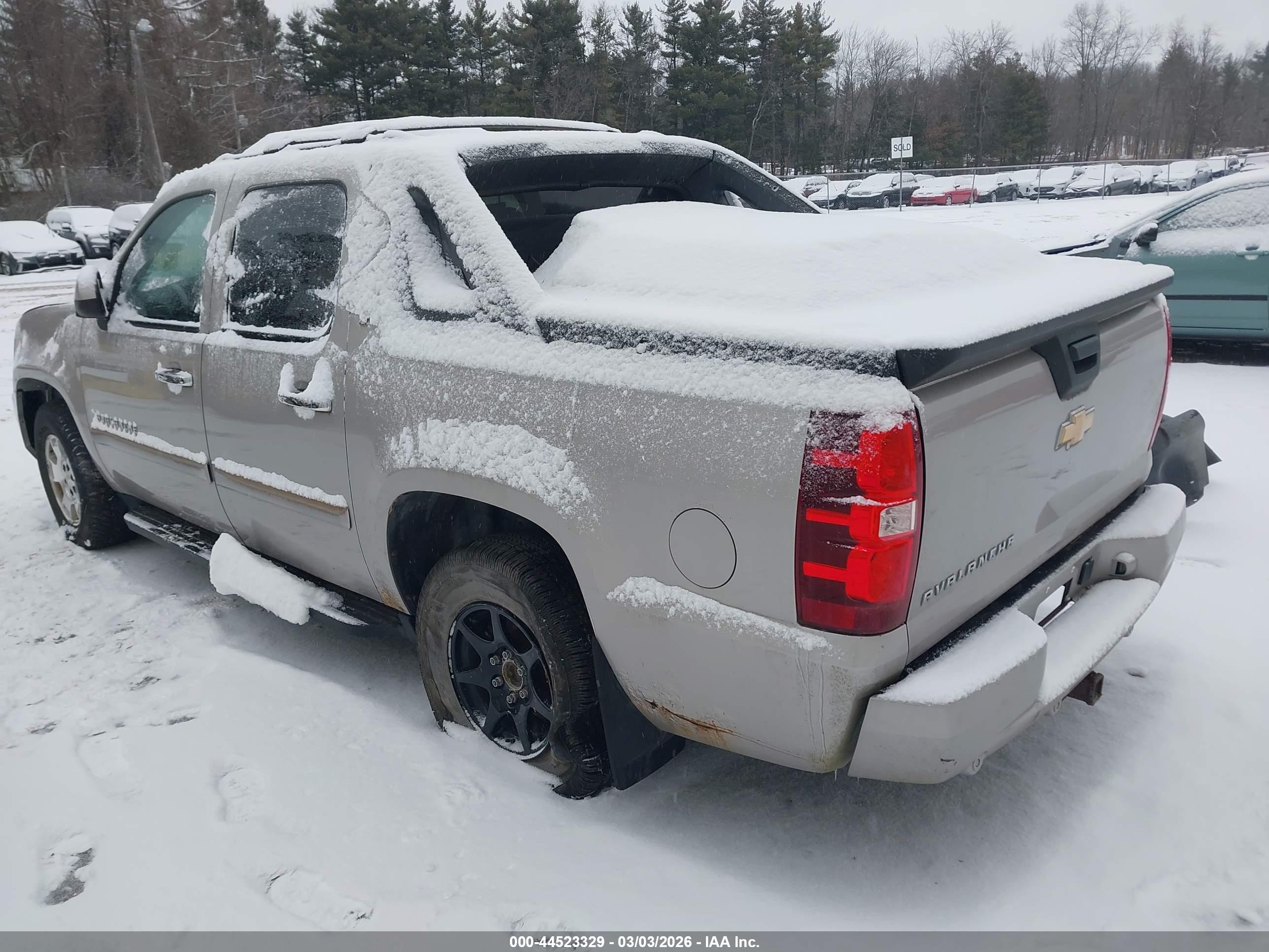 CHEVROLET AVALANCHE image 3