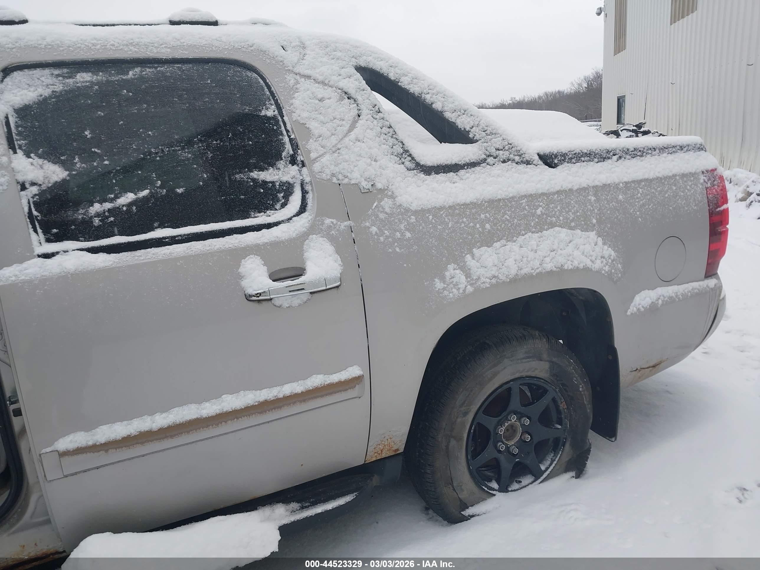 CHEVROLET AVALANCHE image 6