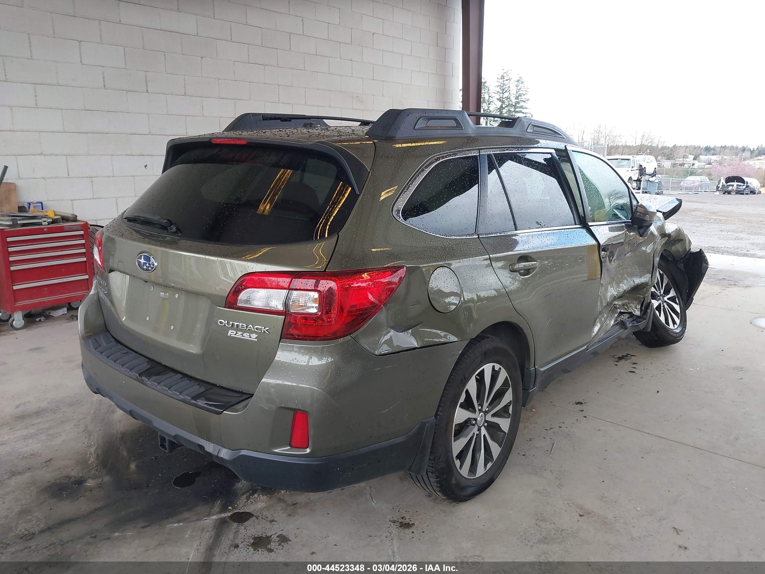 SUBARU OUTBACK image 4