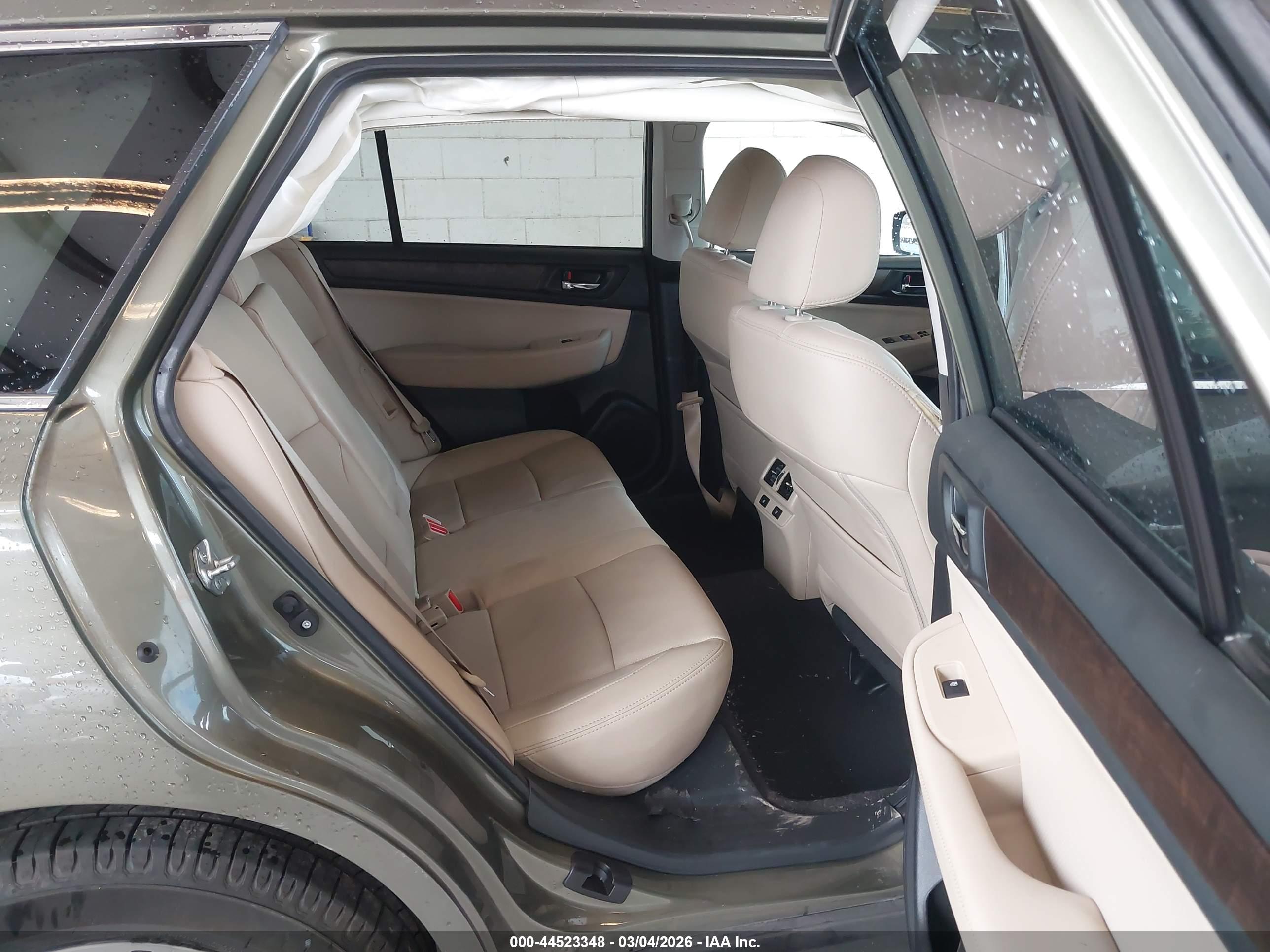 SUBARU OUTBACK image 8