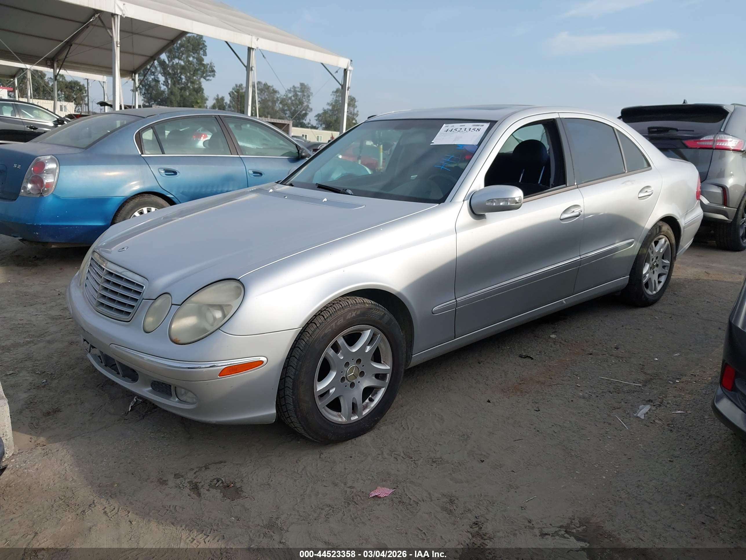 MERCEDES-BENZ E image 2