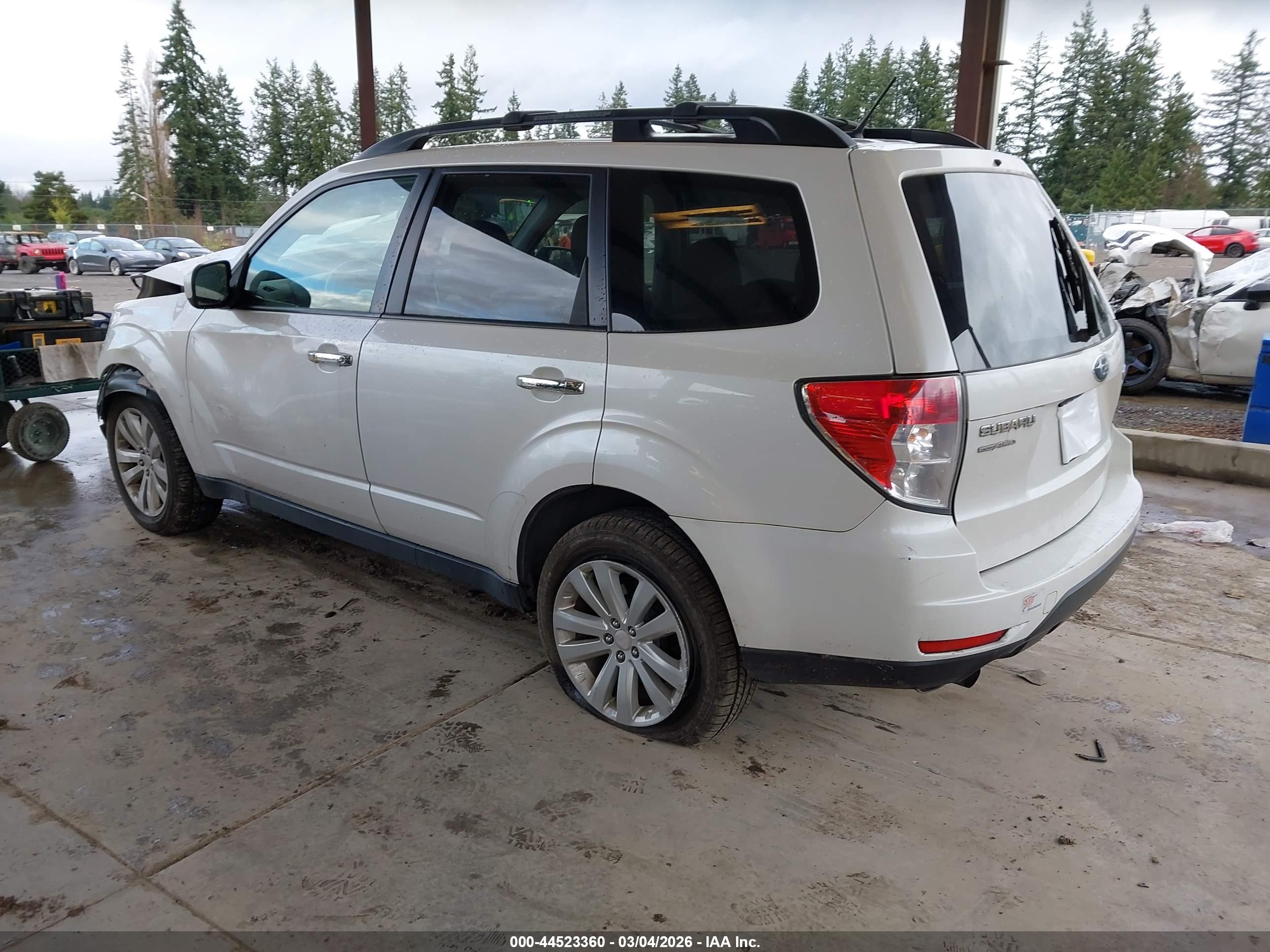 SUBARU FORESTER image 3