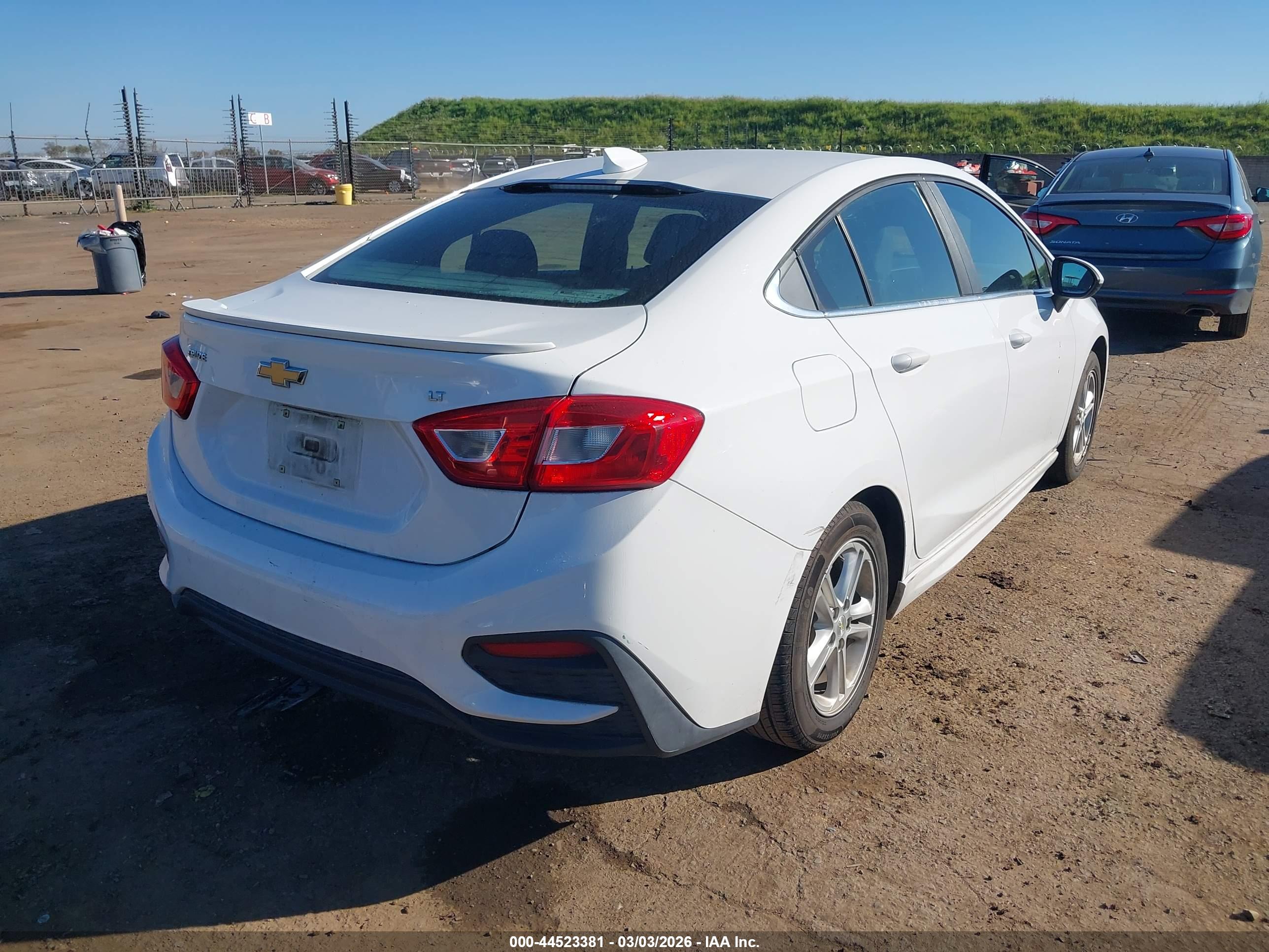 CHEVROLET CRUZE image 4
