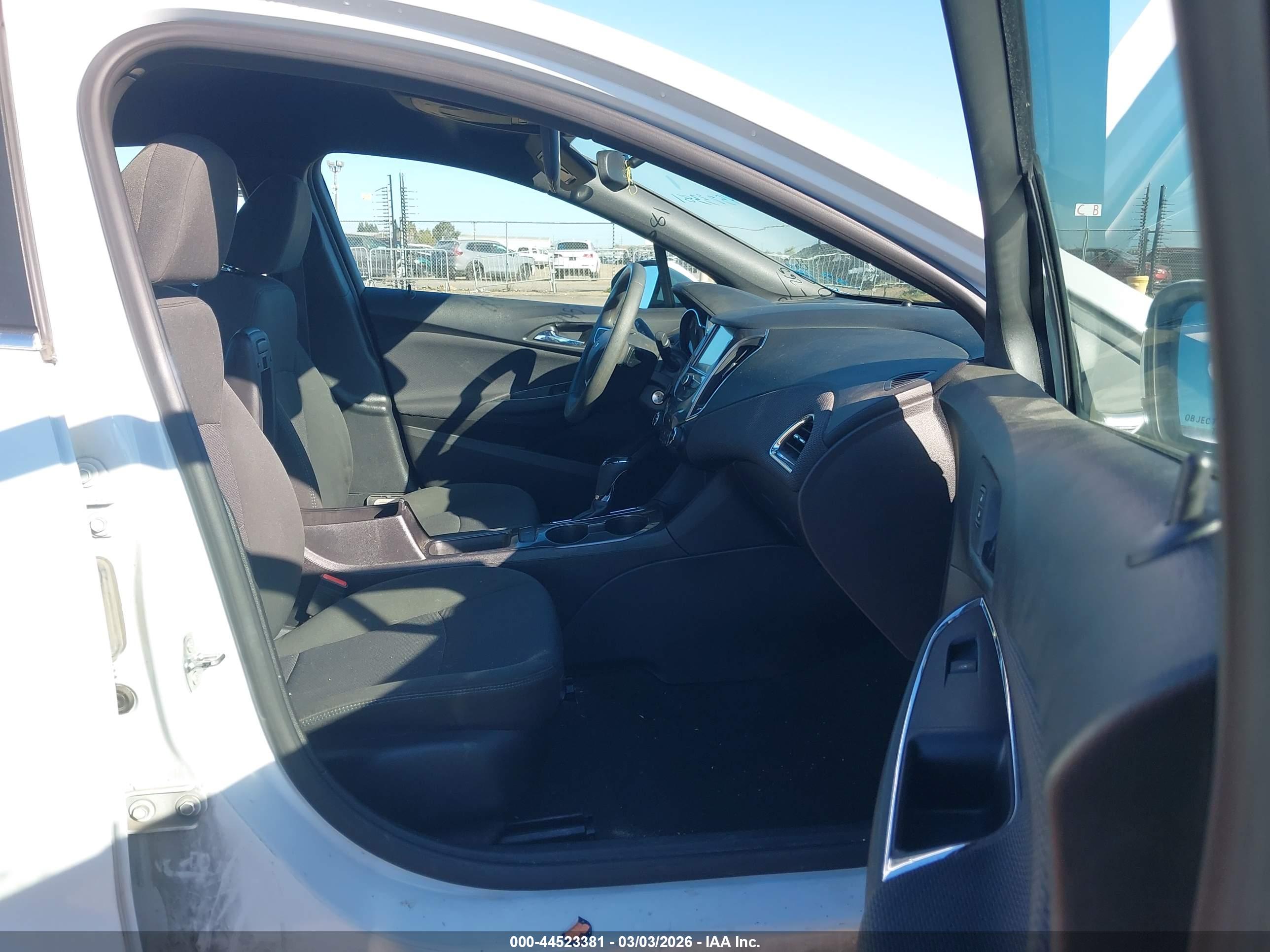 CHEVROLET CRUZE image 5