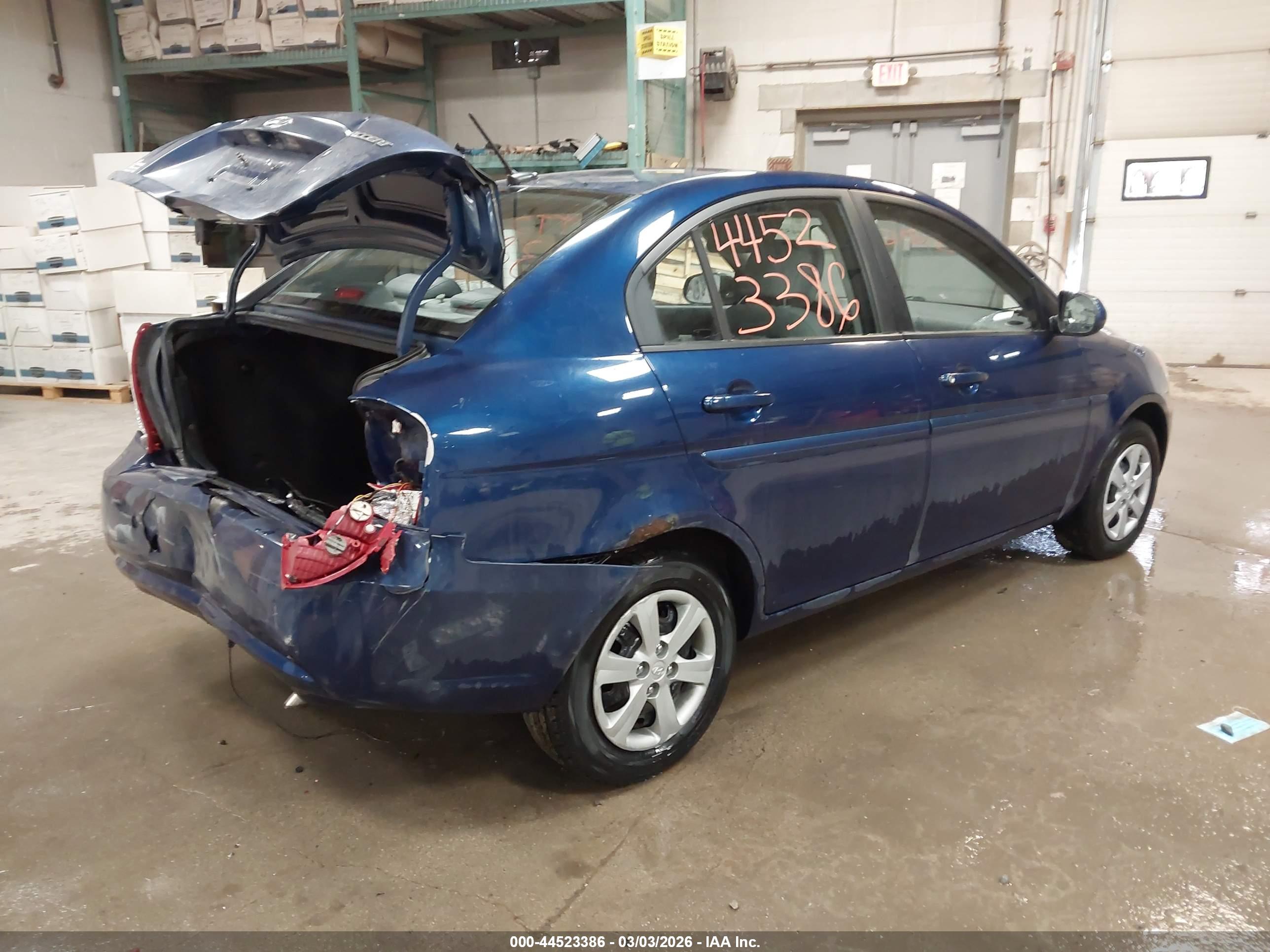 HYUNDAI ACCENT image 4
